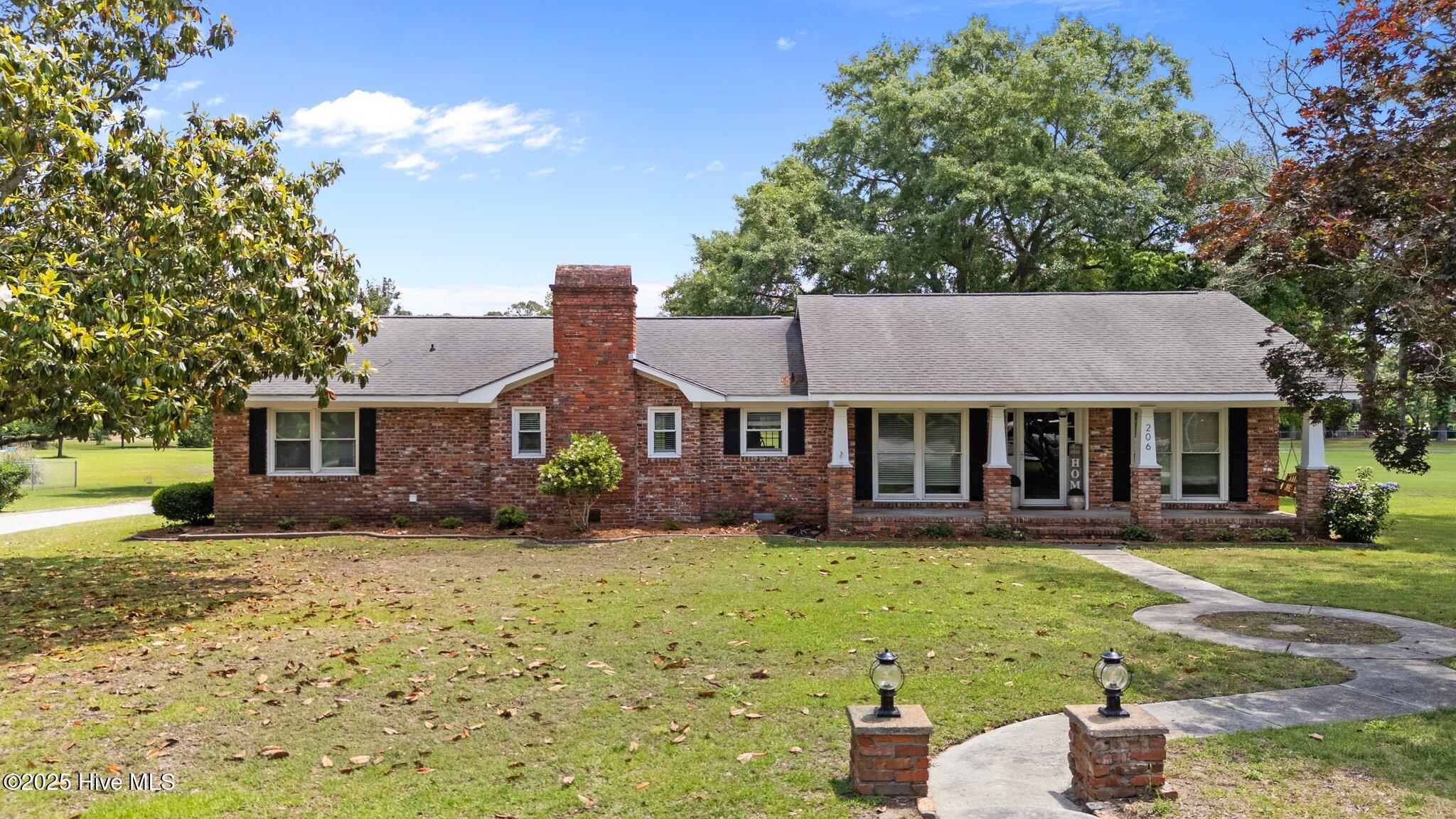 206 Brentwood Court Property Photo