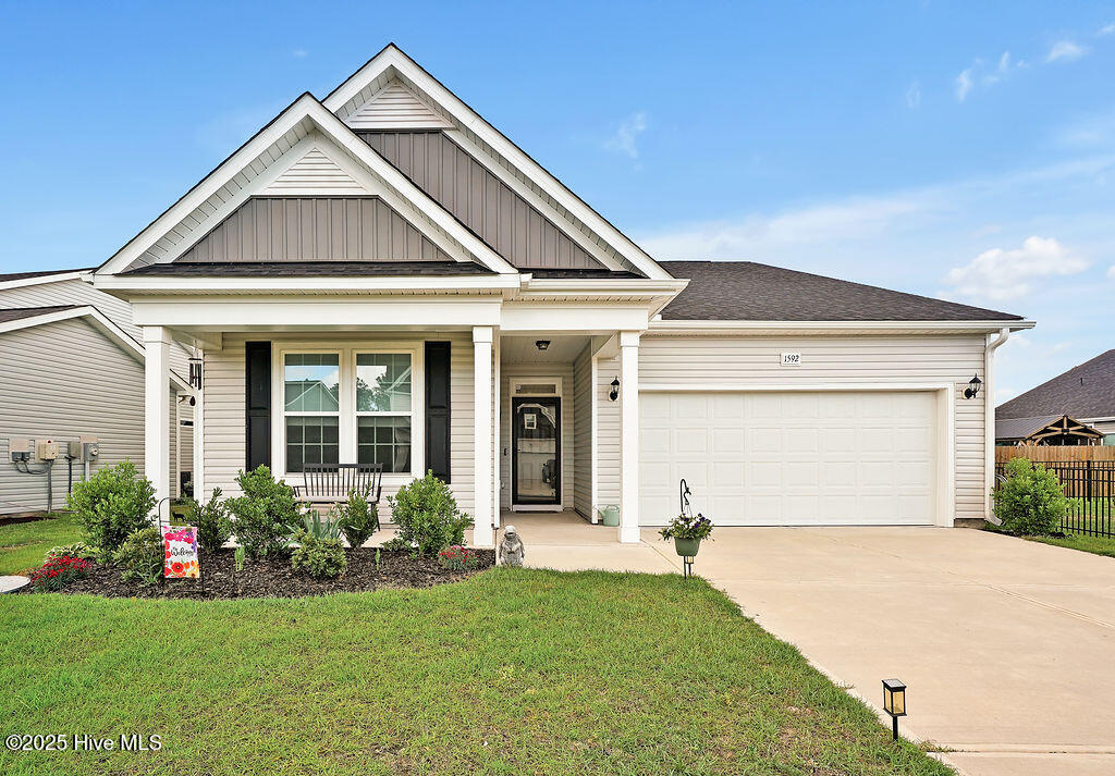 1592 E New Carraway Place Property Photo