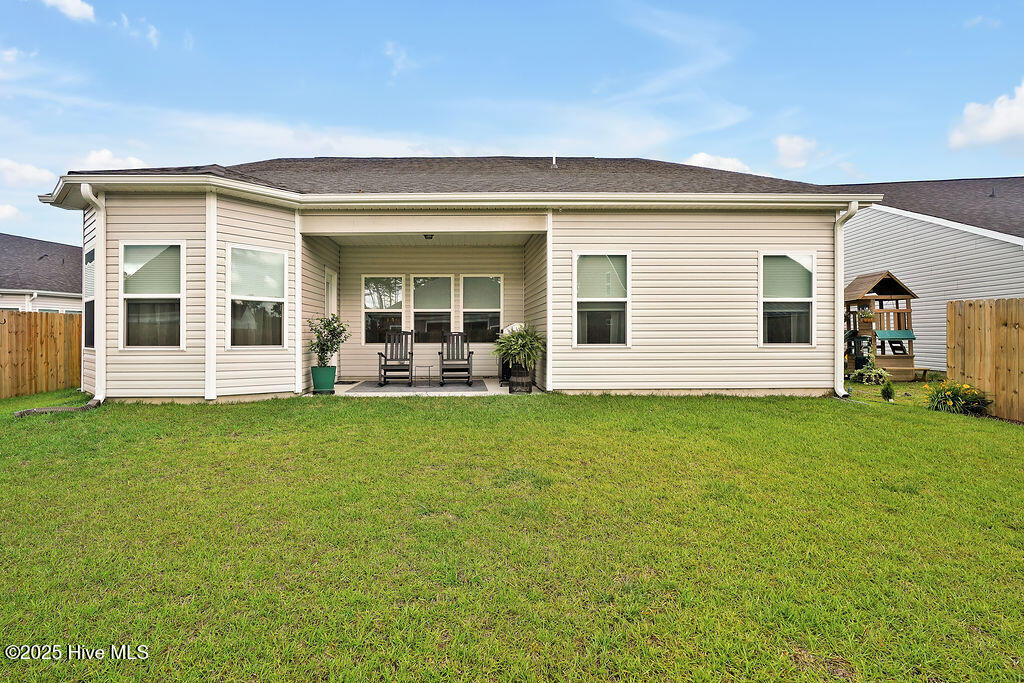 1592 E New Carraway Place Property Photo 30