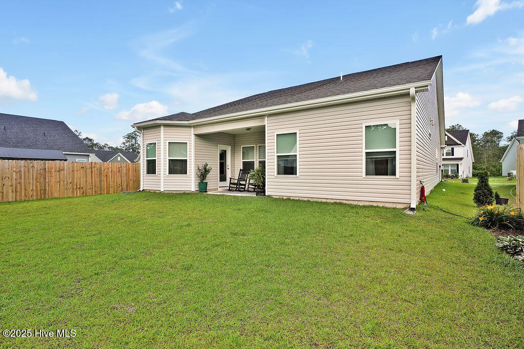 1592 E New Carraway Place Property Photo 31