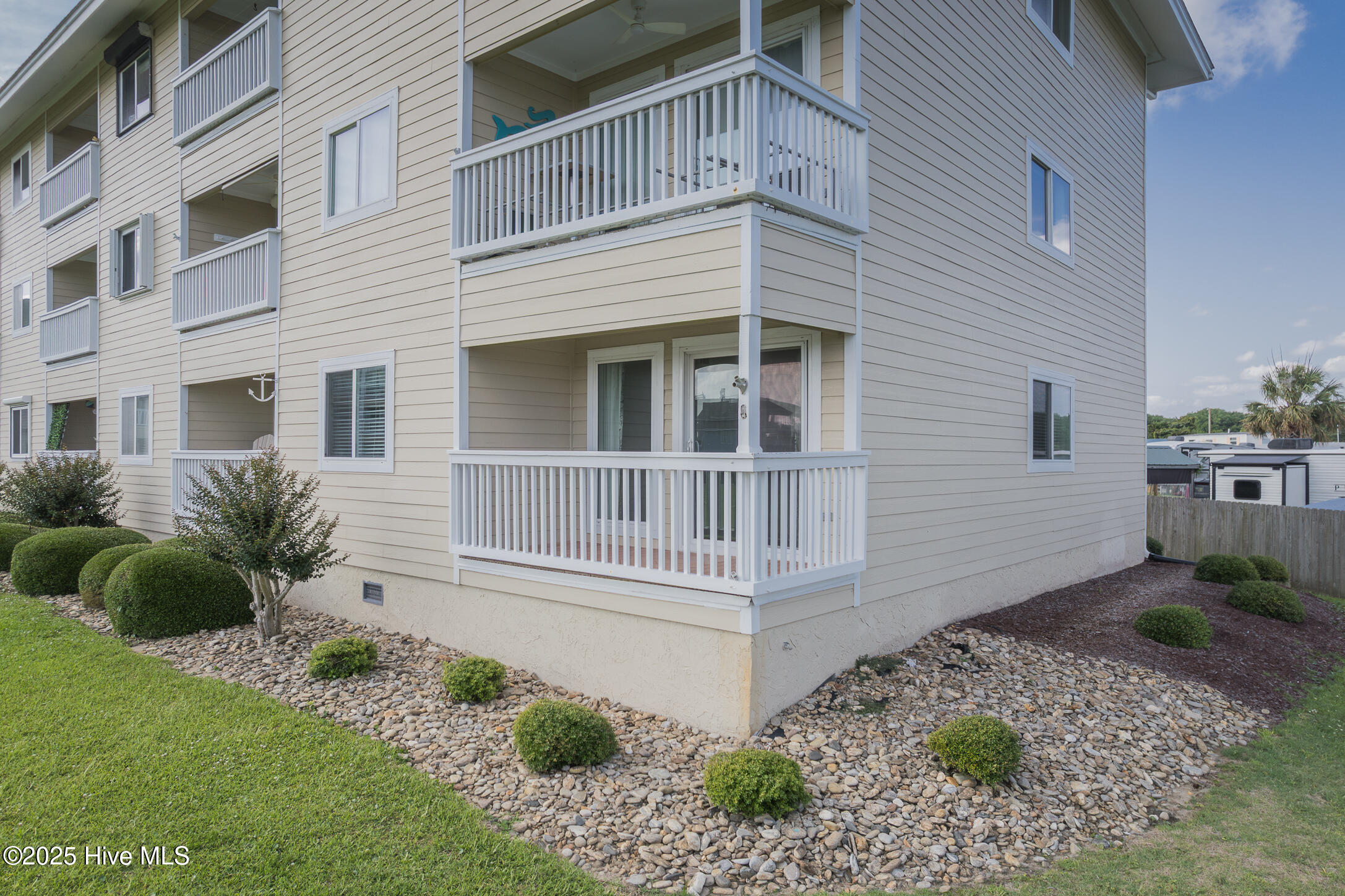 650 Cedar Point Boulevard B-11 Property Photo 1