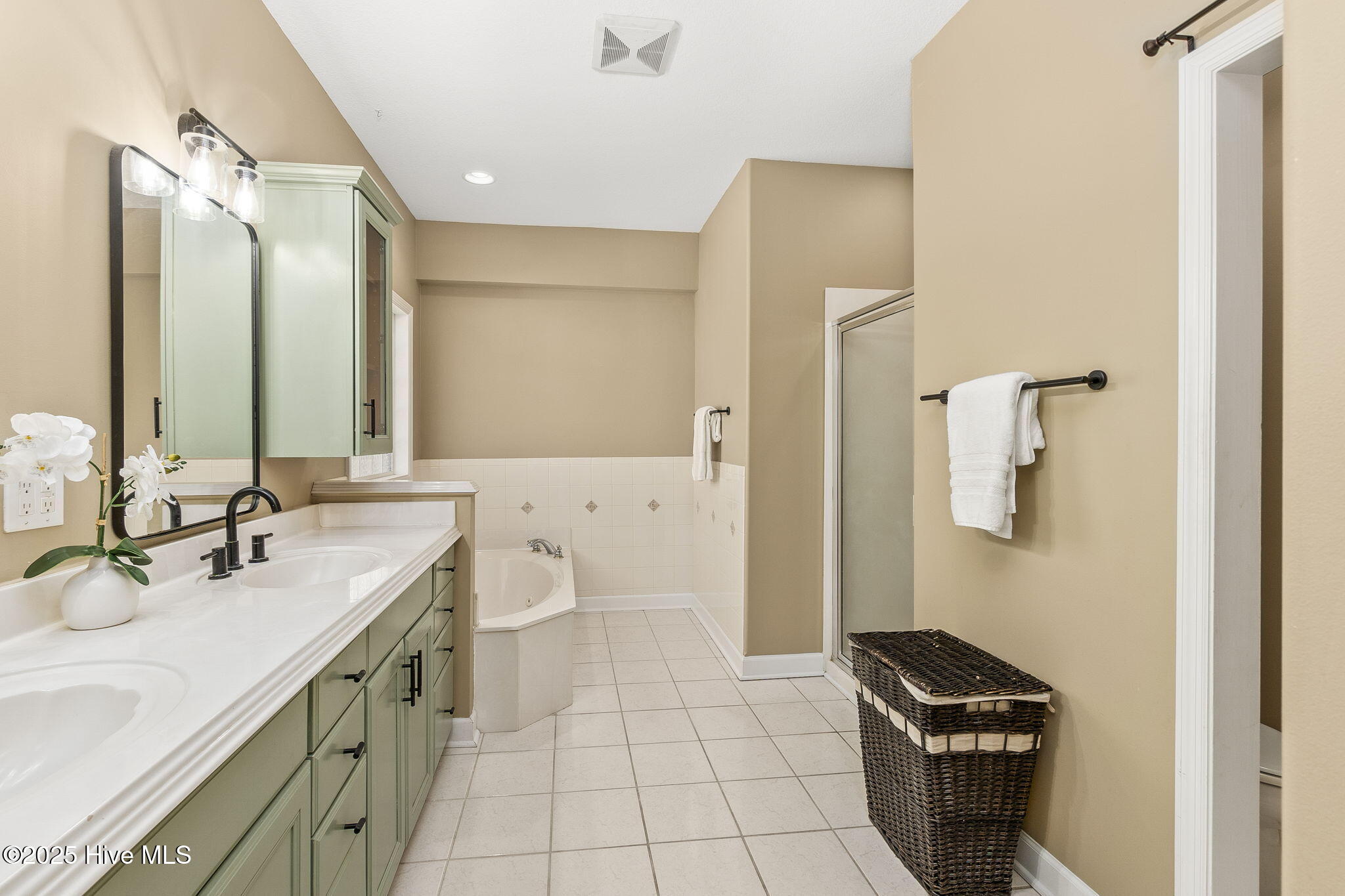 124 Sutton Drive Property Photo 22