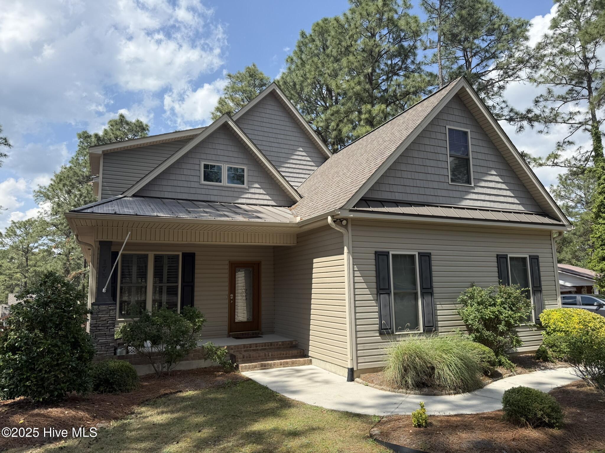 175 Skyline Manor Road Property Photo