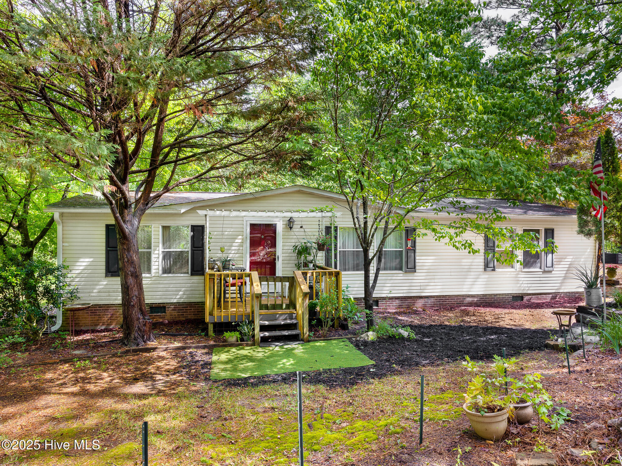 366 Ampersand Road Property Photo