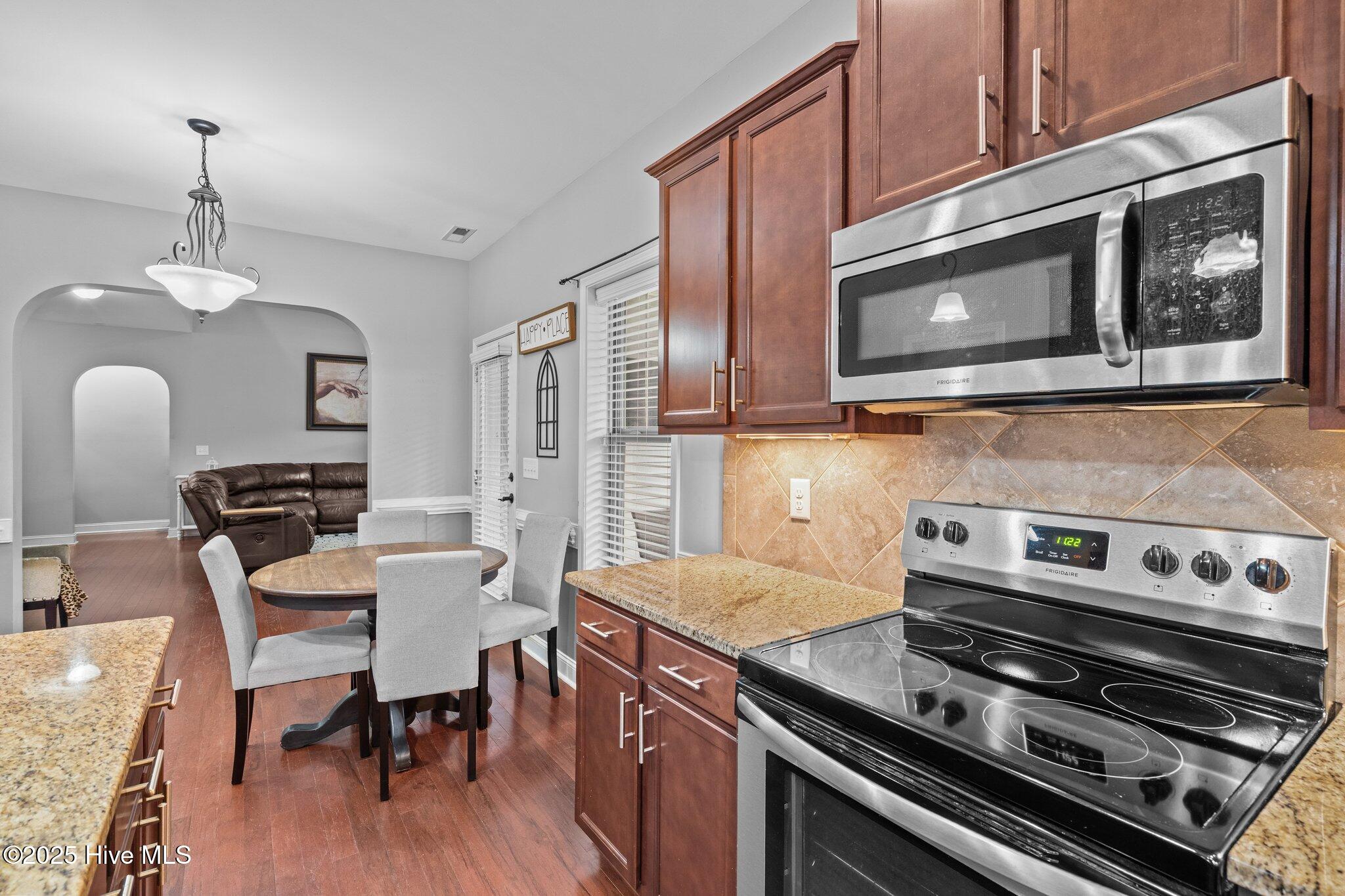 113 Whisper Grove Court Property Photo 14