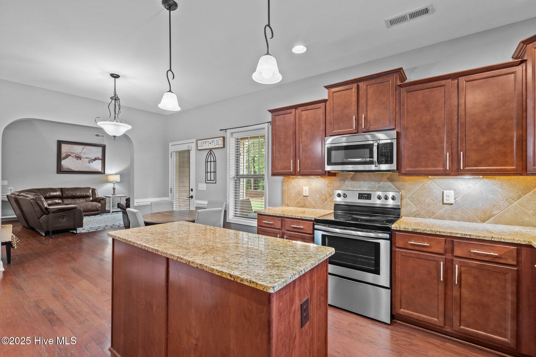 113 Whisper Grove Court Property Photo 16