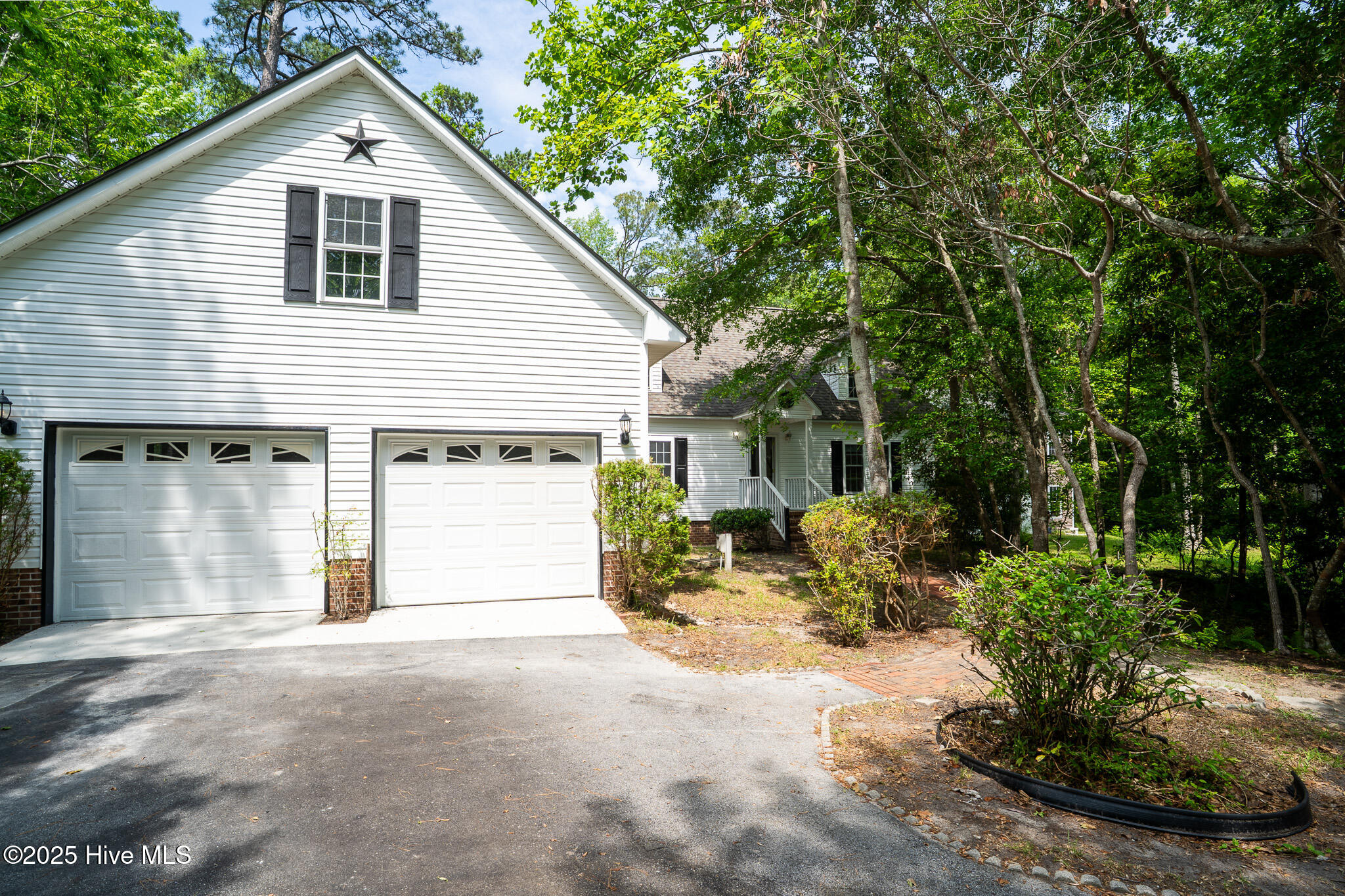 205 N Holland Point Drive Property Photo 1