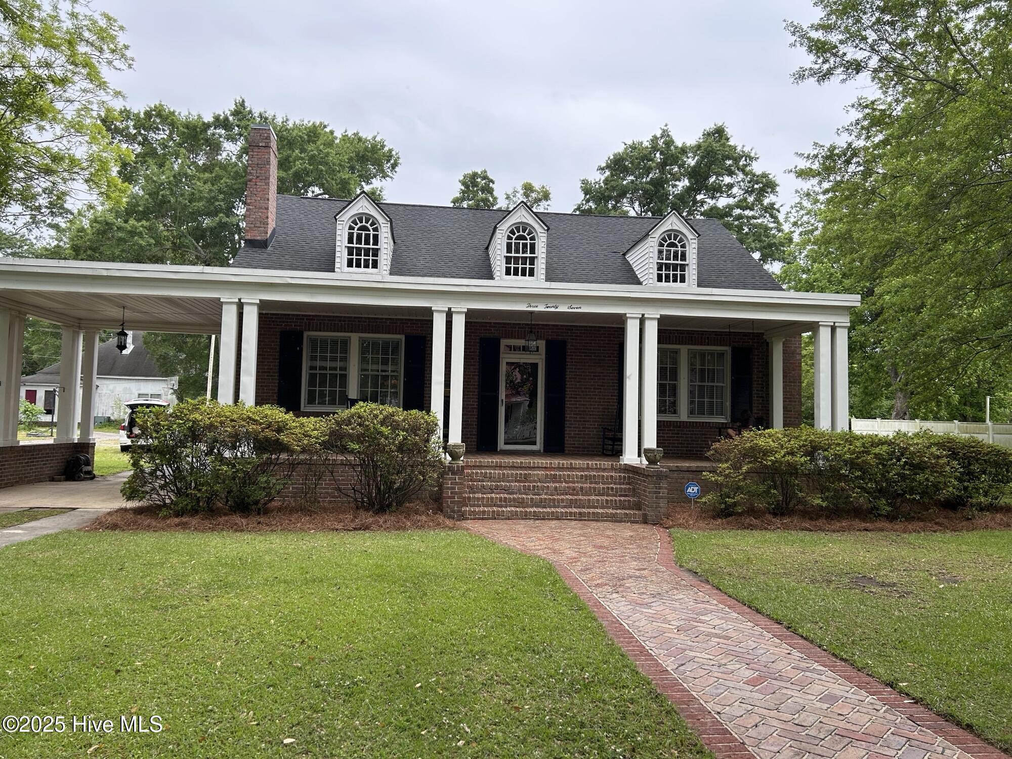 327 E Church Street Property Photo 1