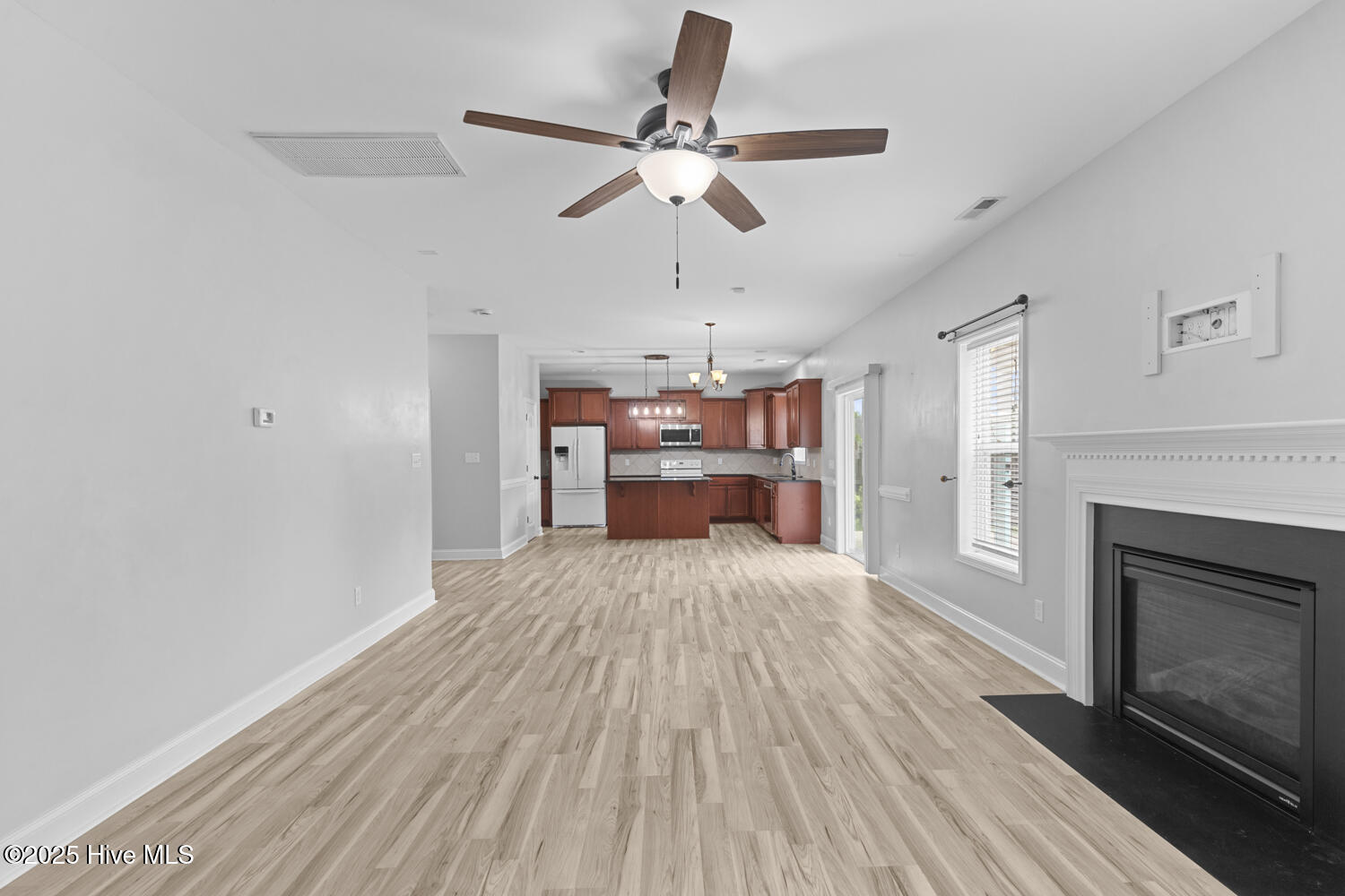 302 First Post Road Property Photo 16