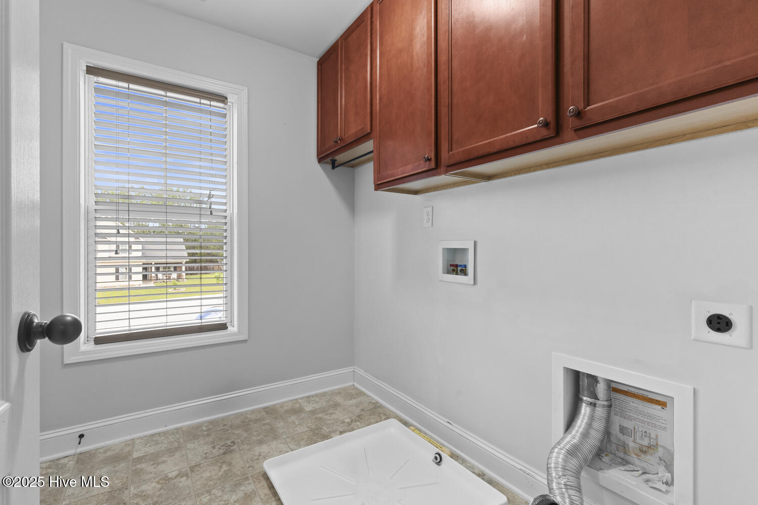 302 First Post Road Property Photo 20