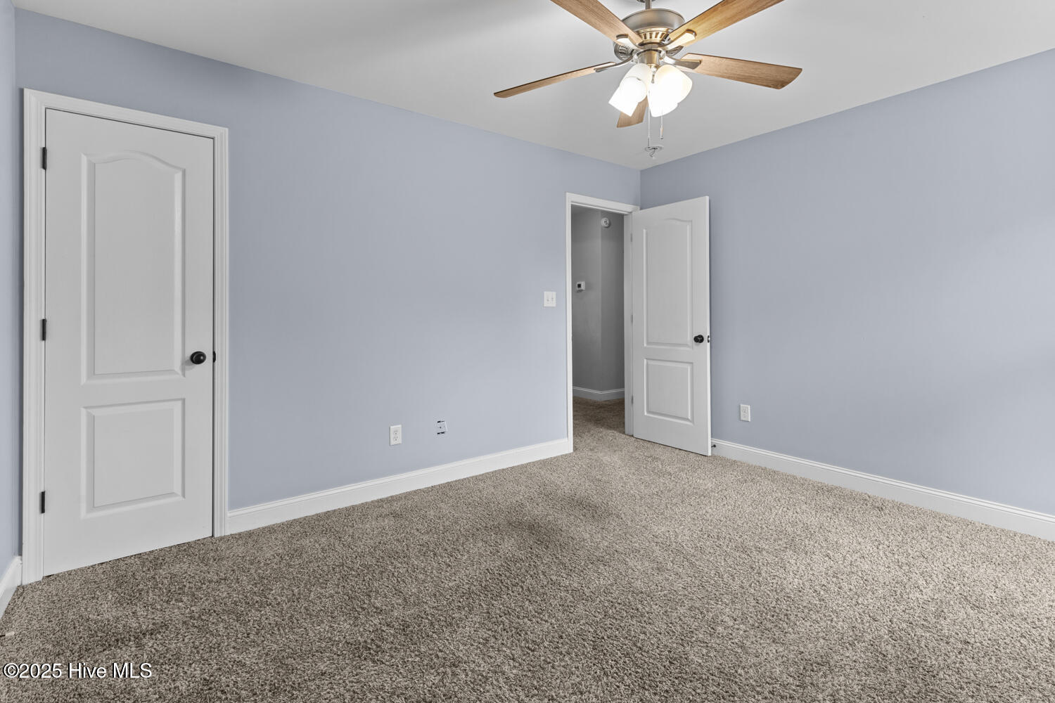 302 First Post Road Property Photo 22
