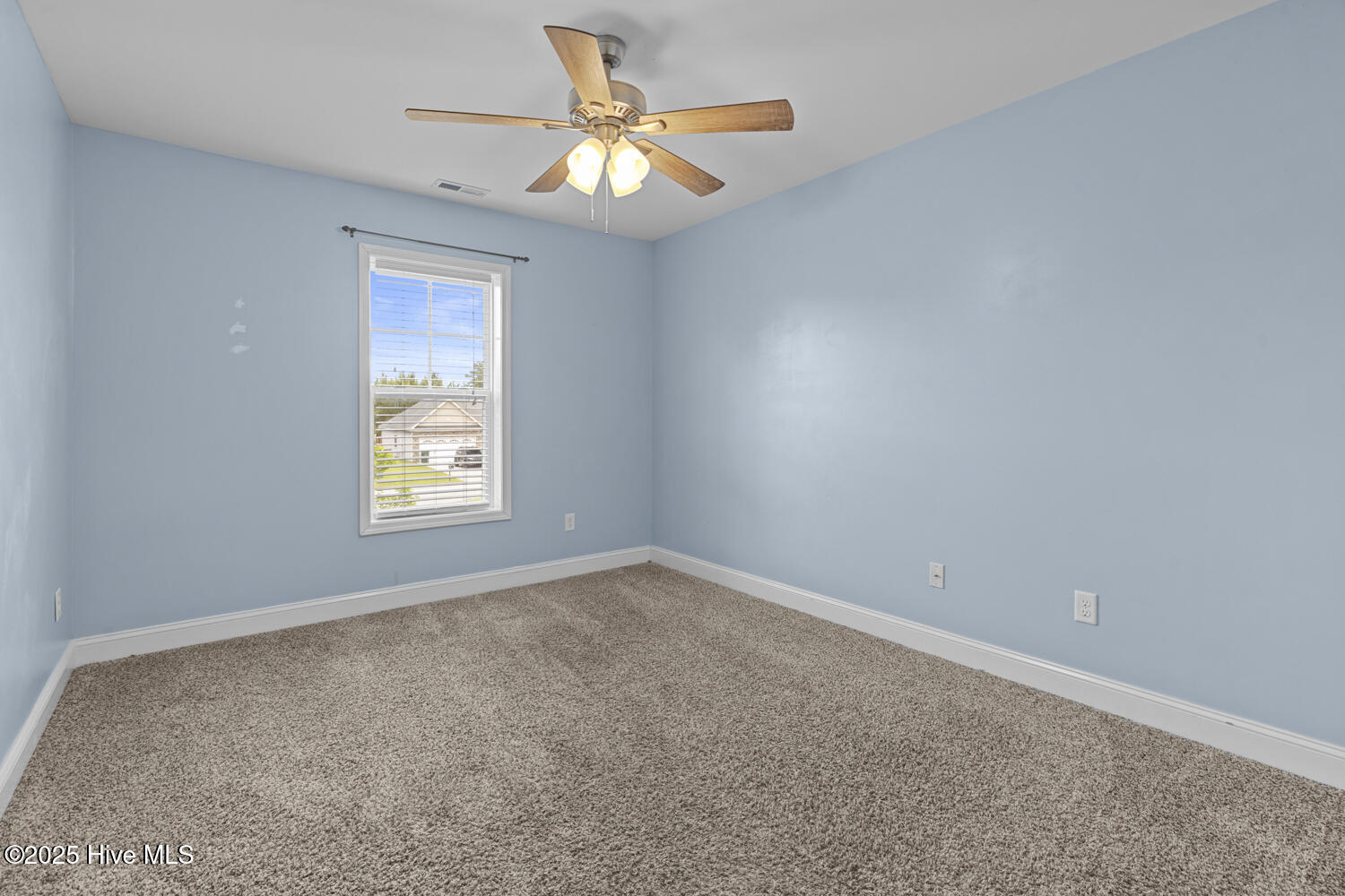 302 First Post Road Property Photo 23