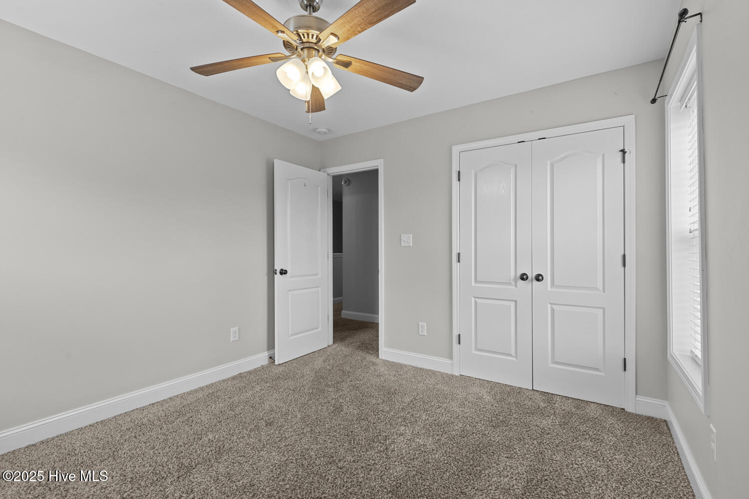 302 First Post Road Property Photo 25
