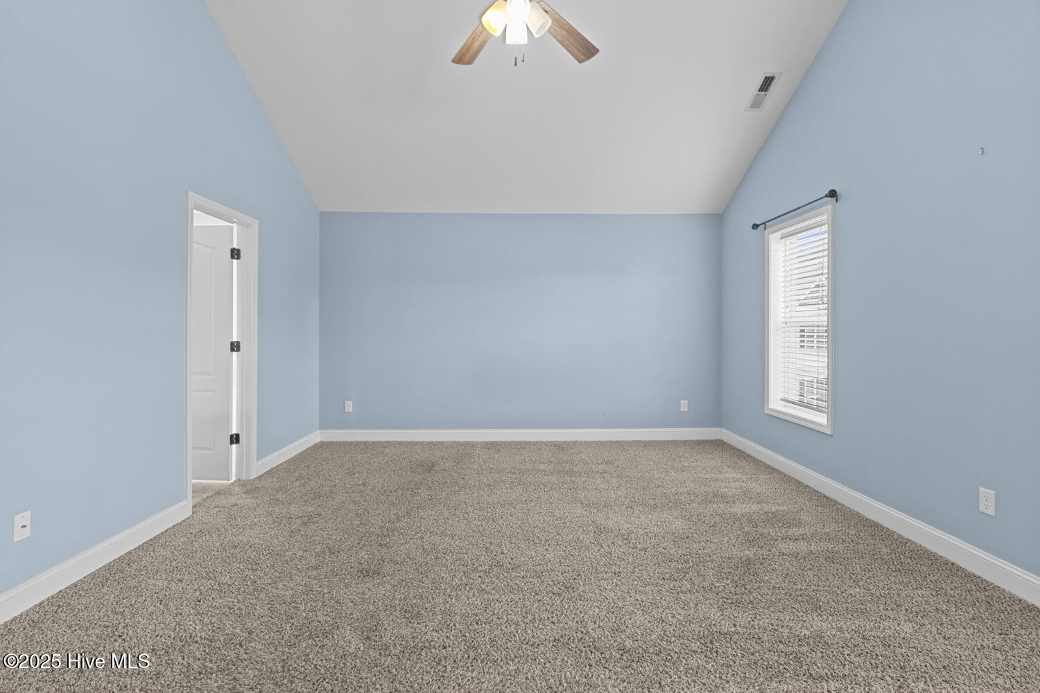 302 First Post Road Property Photo 29