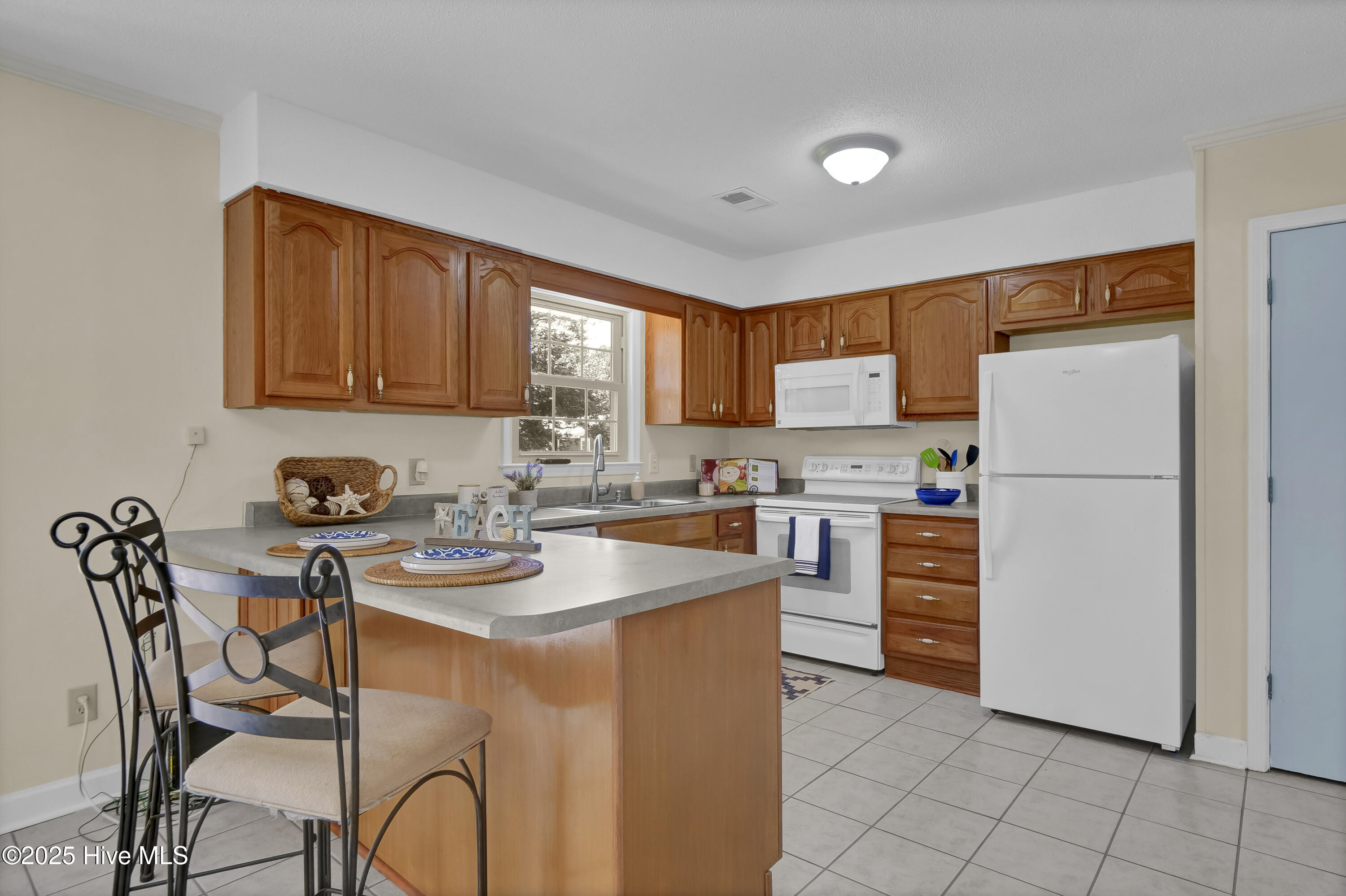 805 Hamlet Avenue Property Photo 9