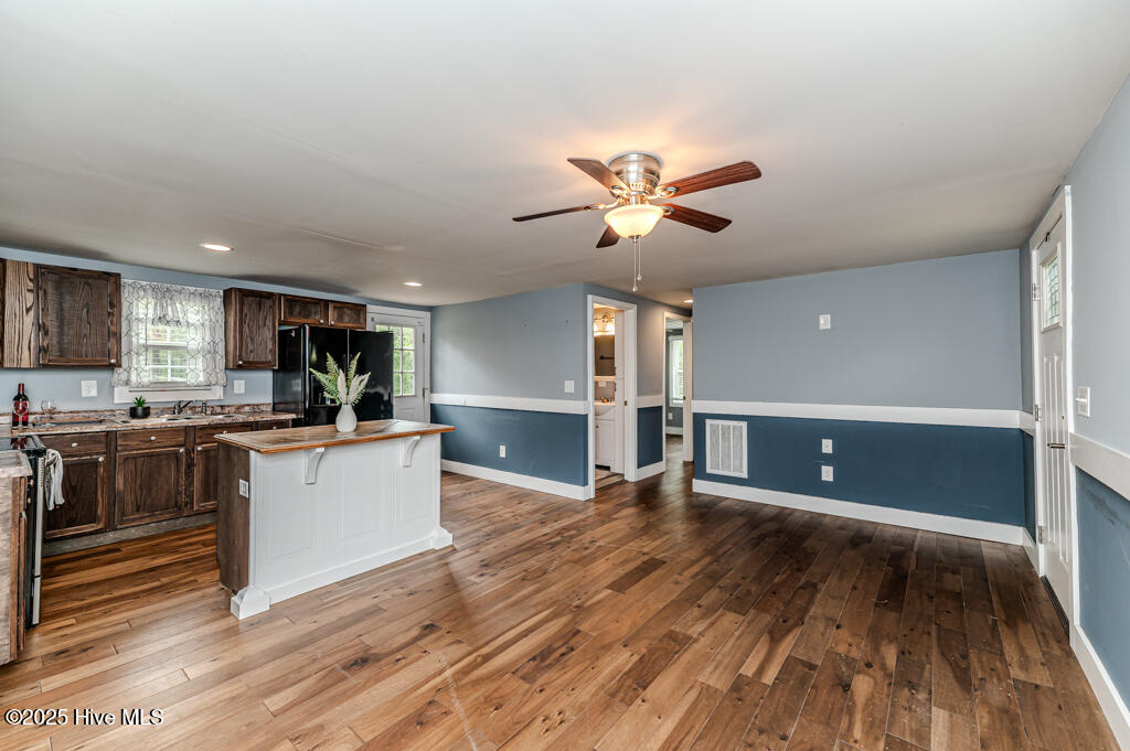 988 Nighthawk Loop Property Photo 6