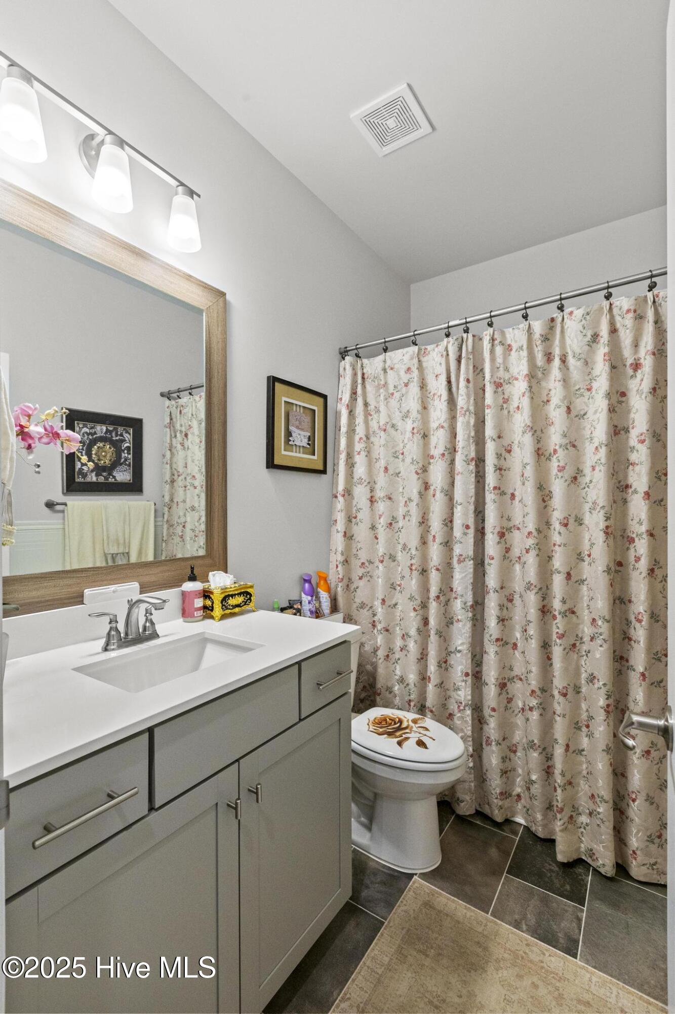 752 Greenwich Place Property Photo 14