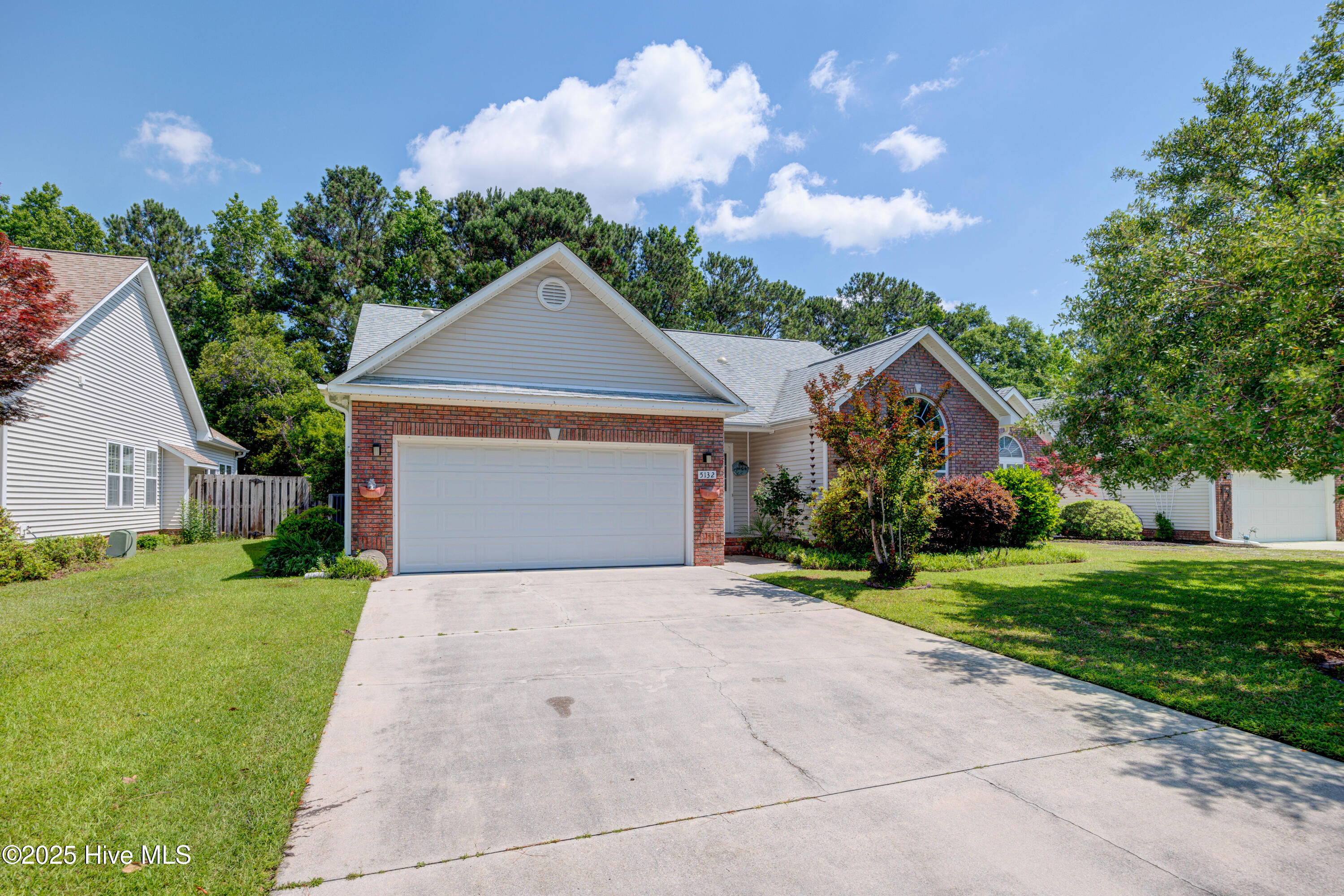 5132 Long Pointe Road Property Photo 1