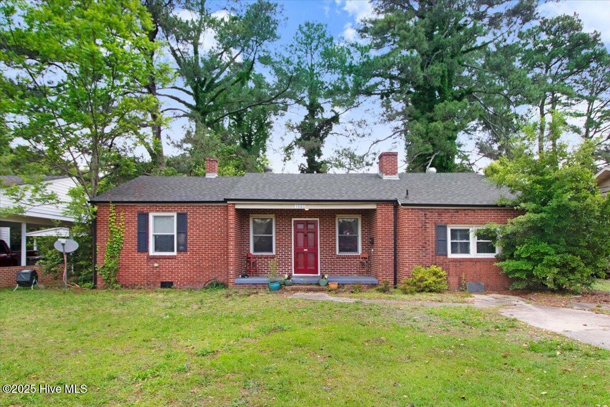 1605 E Holly Street Property Photo
