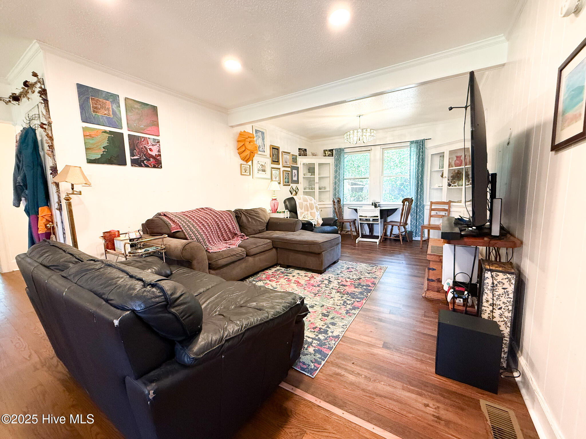 1605 E Holly Street Property Photo 7