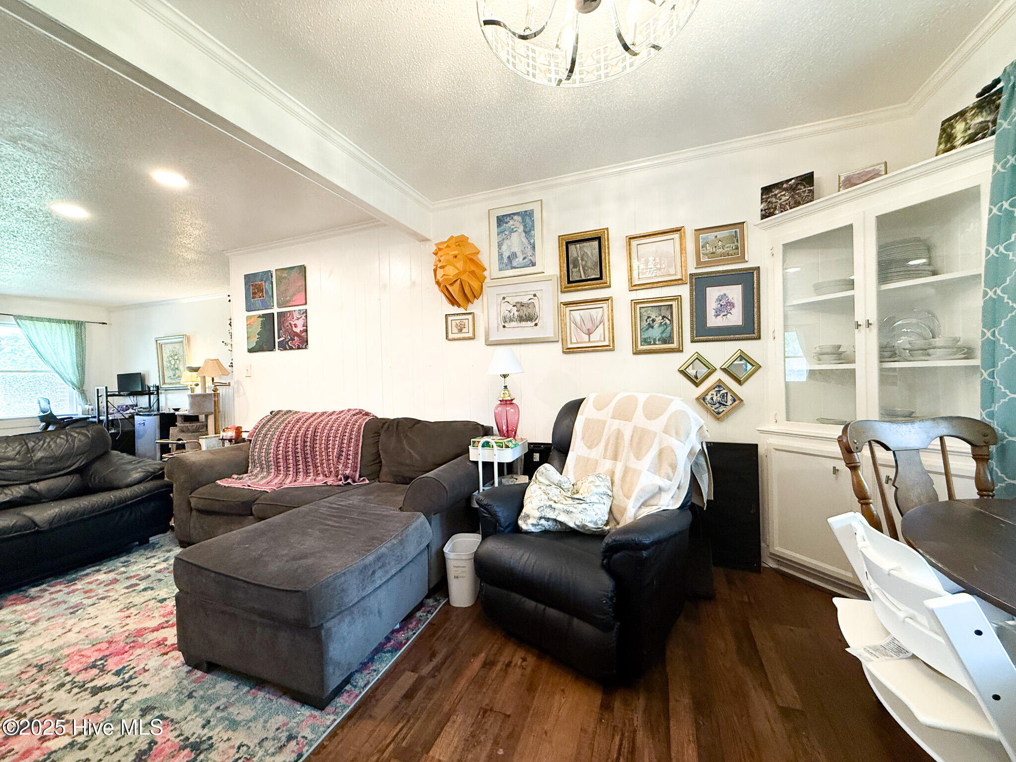 1605 E Holly Street Property Photo 9