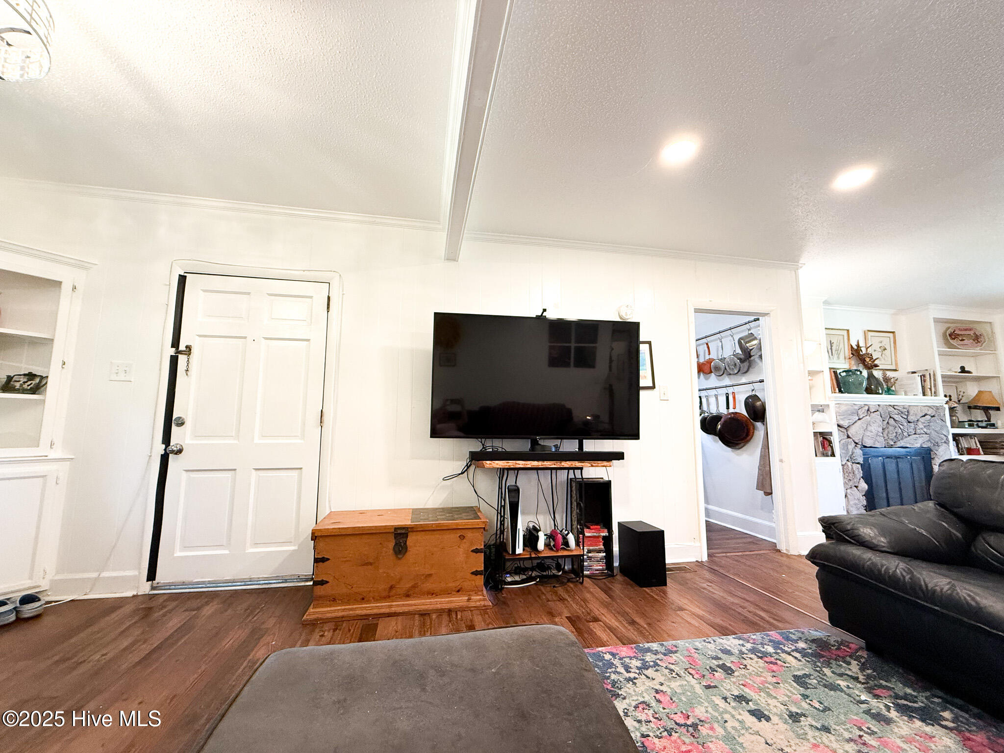 1605 E Holly Street Property Photo 10