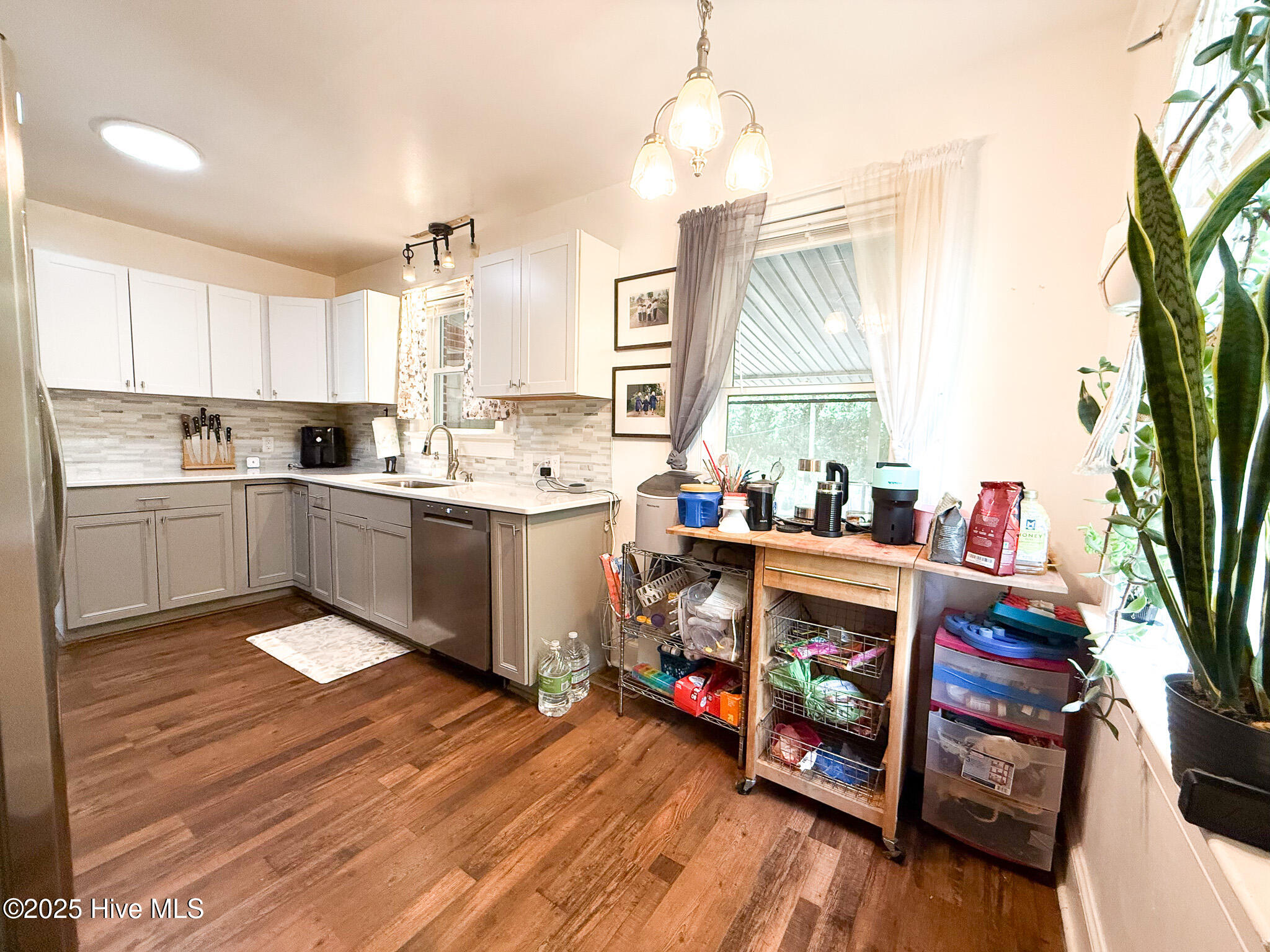 1605 E Holly Street Property Photo 19