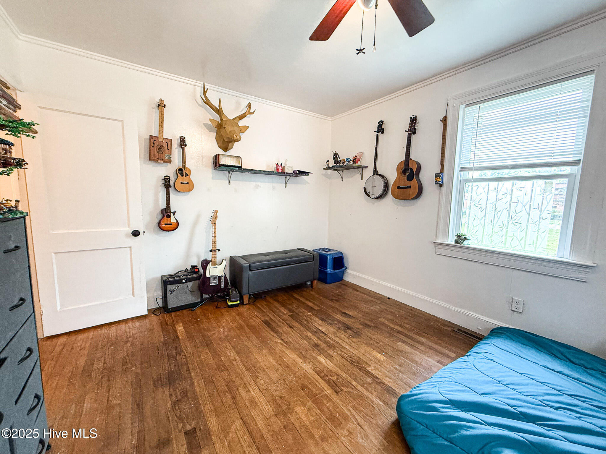 1605 E Holly Street Property Photo 20