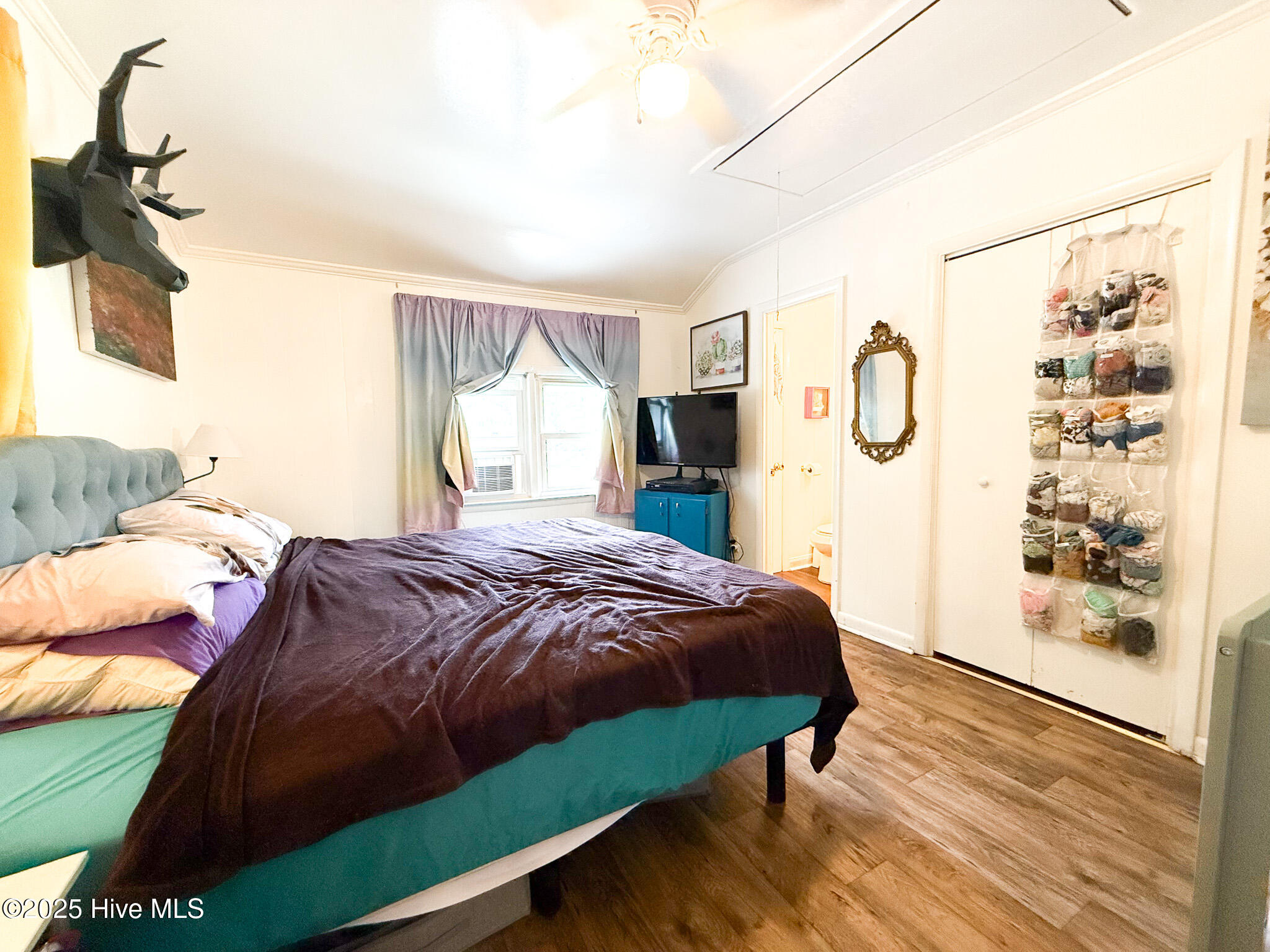 1605 E Holly Street Property Photo 25