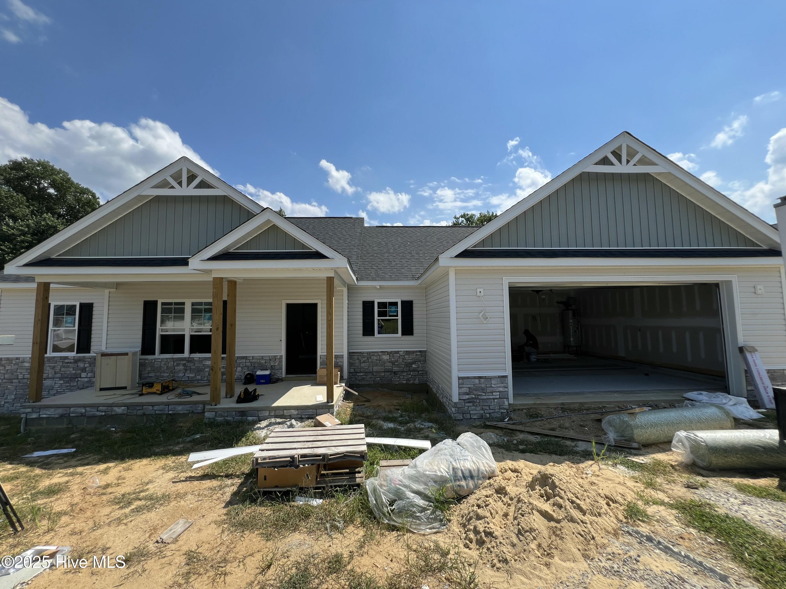 208 Creeks Edge Drive Property Photo 1