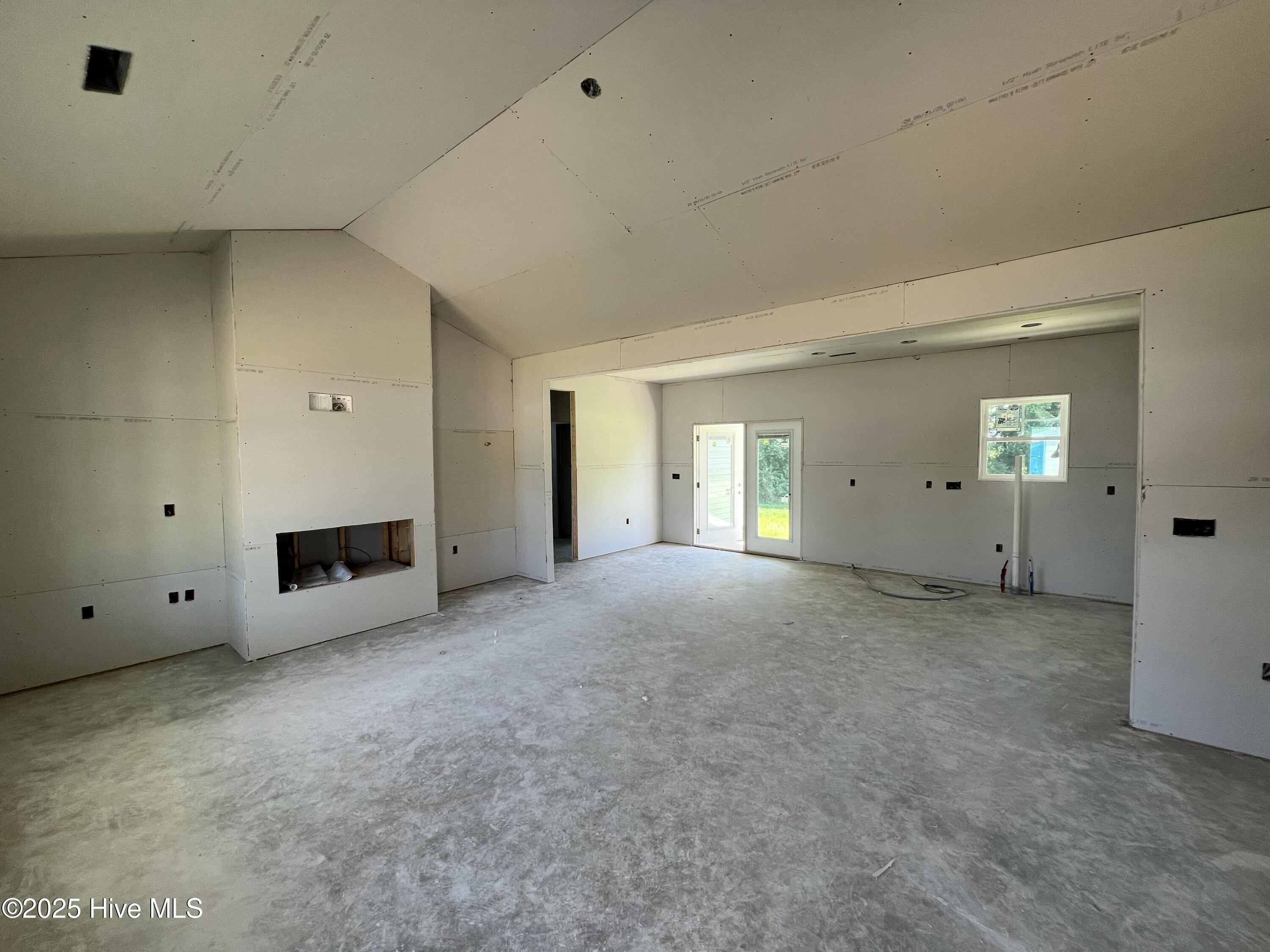 208 Creeks Edge Drive Property Photo 3