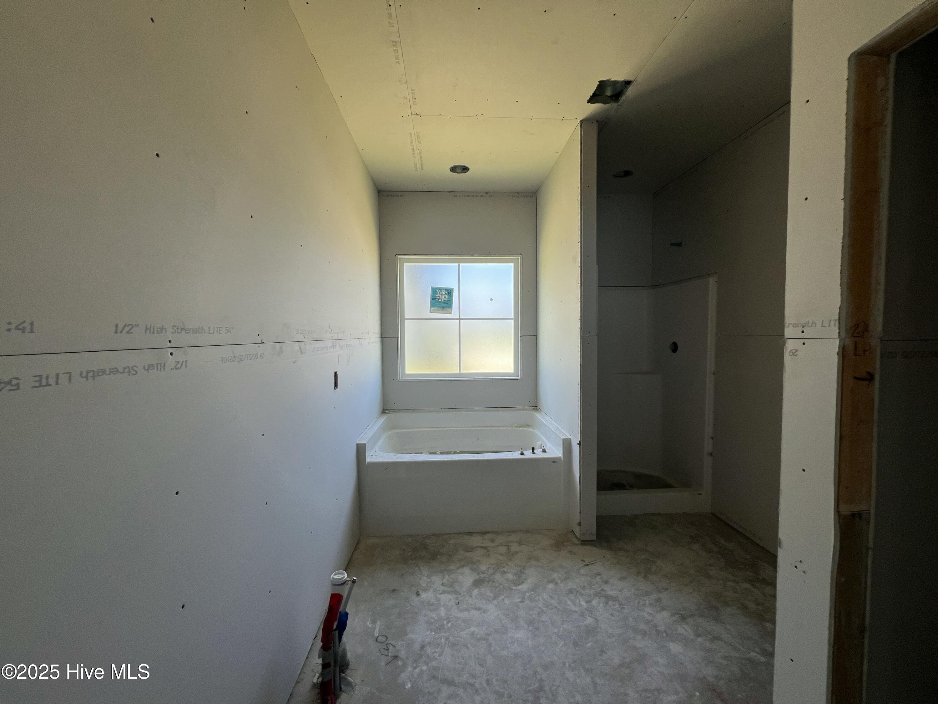 208 Creeks Edge Drive Property Photo 8