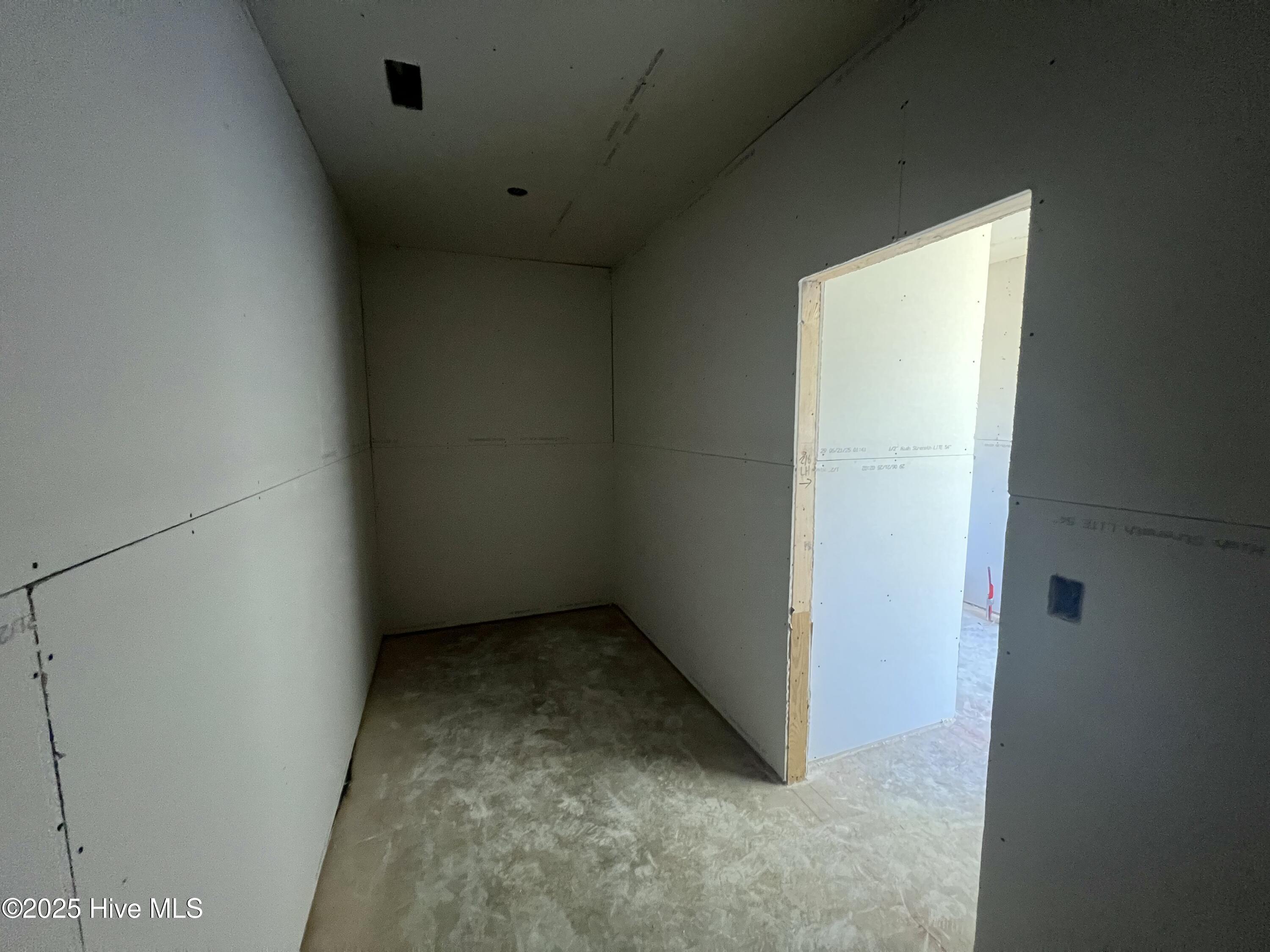 208 Creeks Edge Drive Property Photo 10
