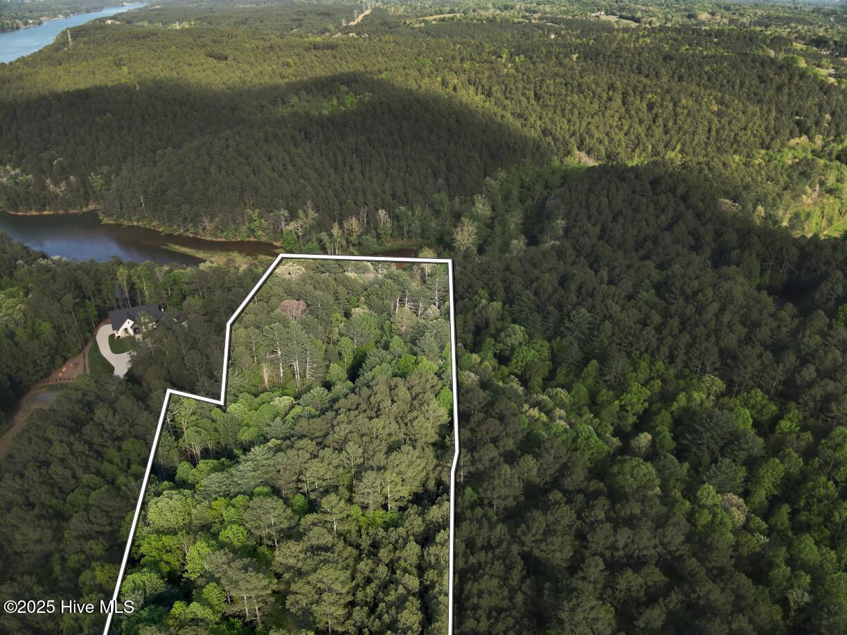 106 Twin Cove Drive Property Photo 4