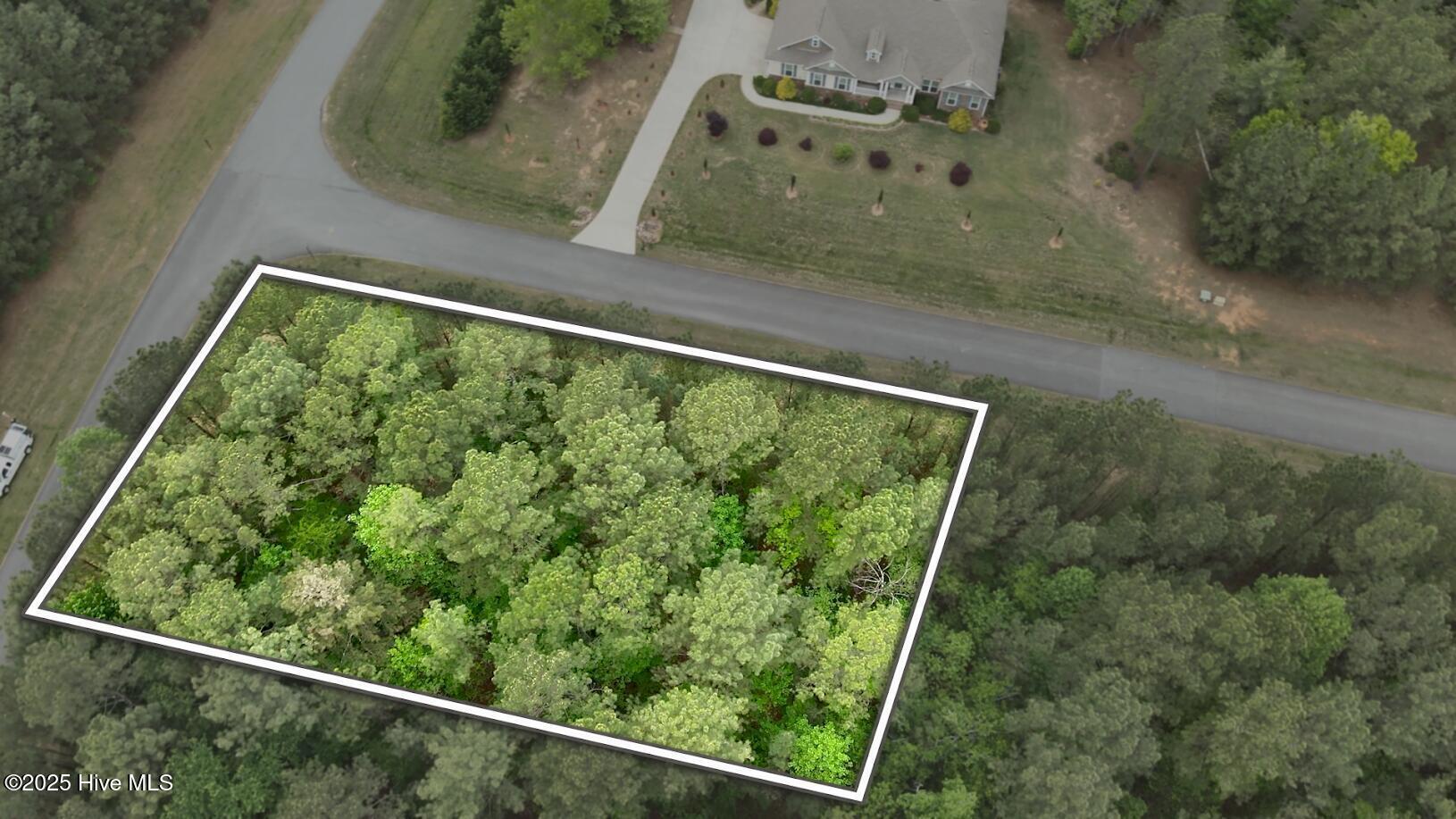 106 Twin Cove Drive Property Photo 8