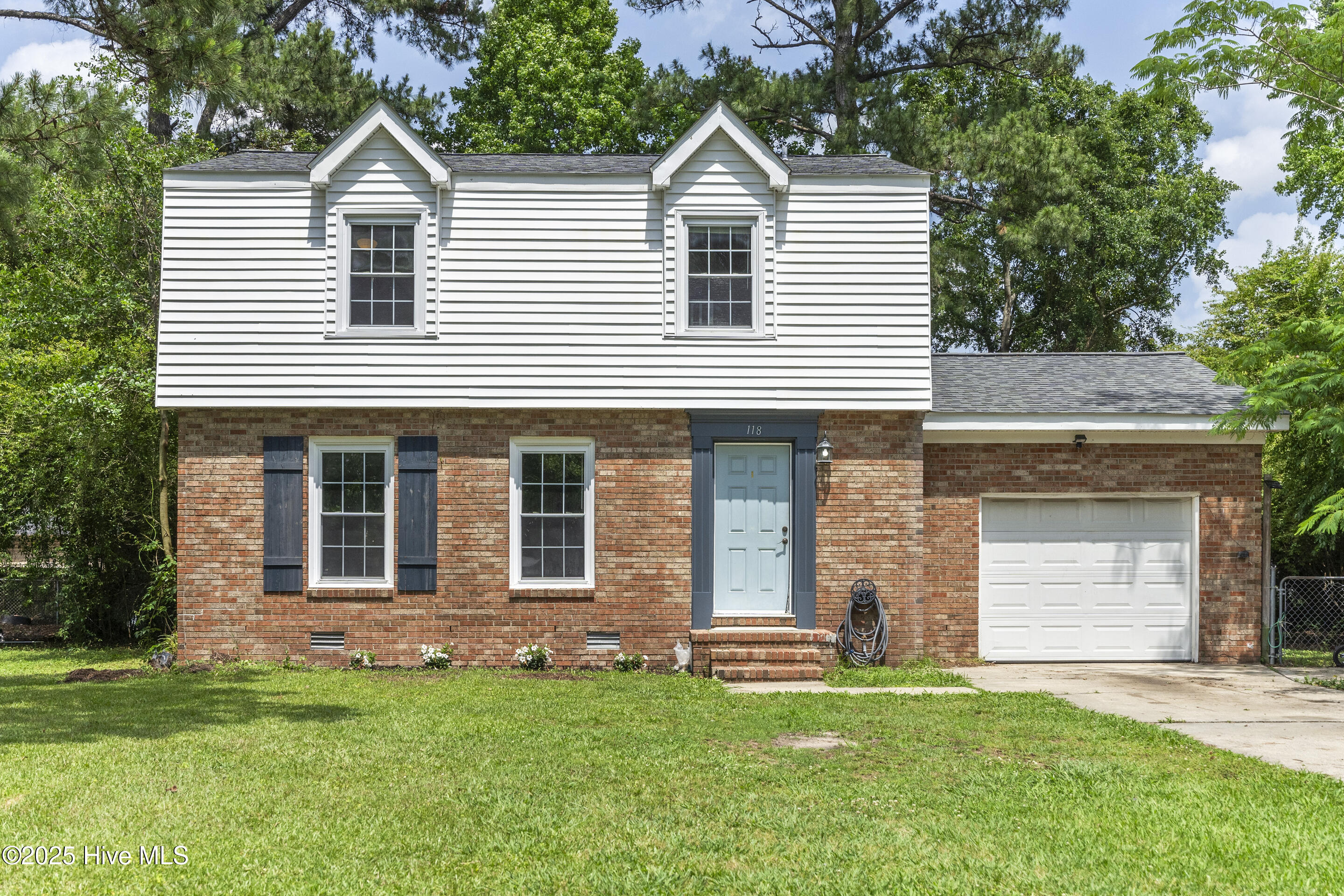 118 Carolina Circle Property Photo
