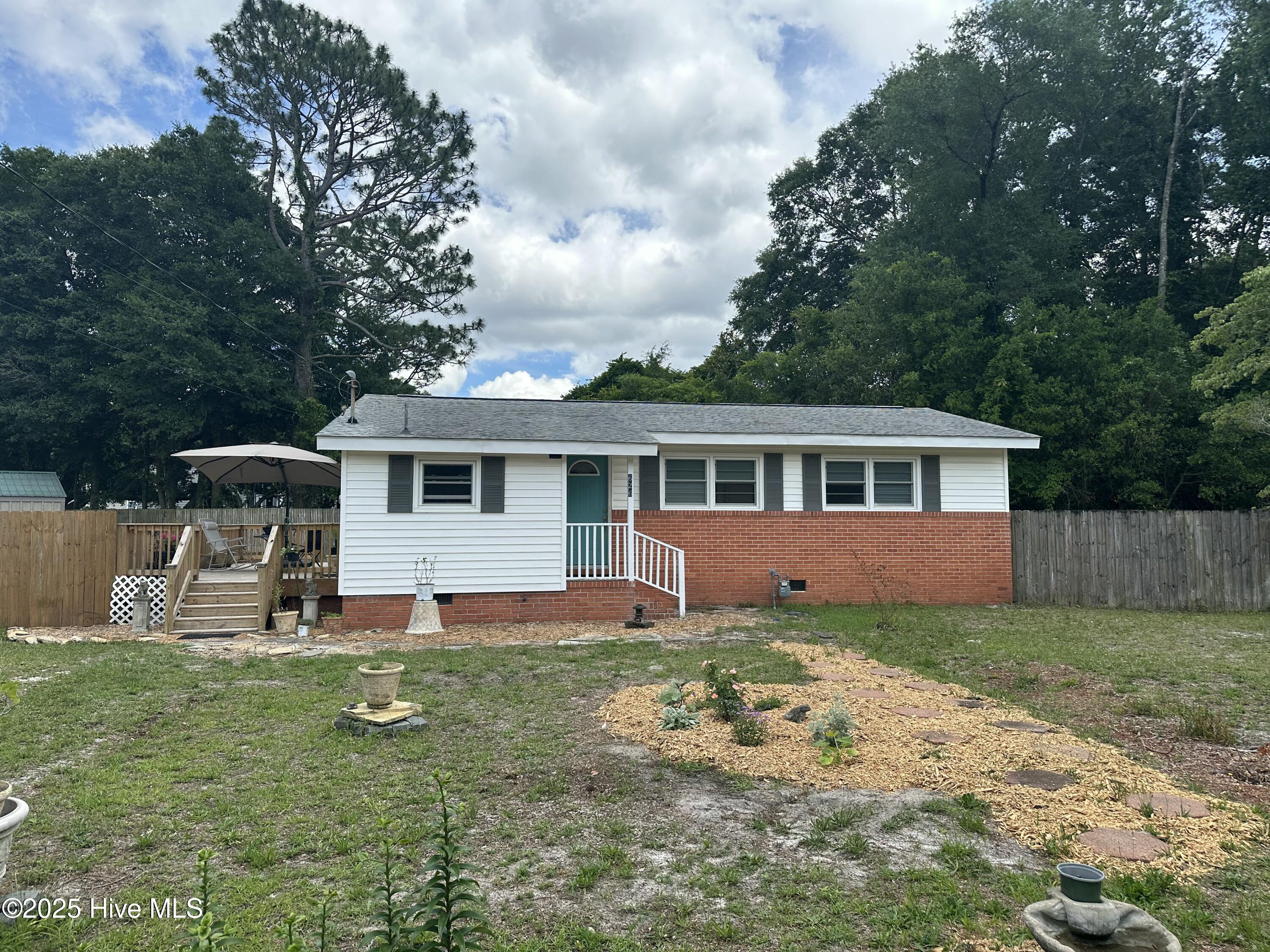 626 Holbrooke Avenue Property Photo