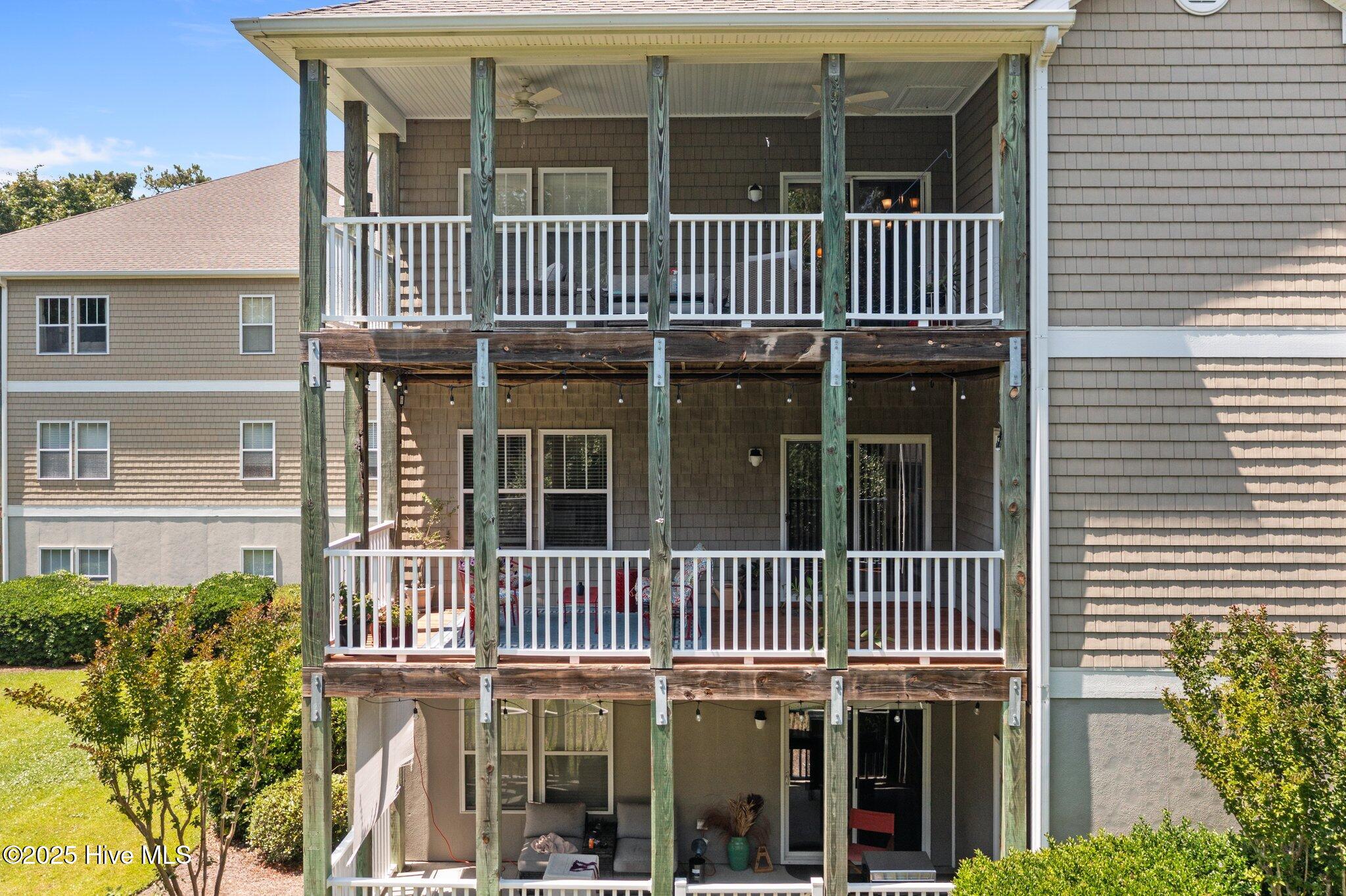 100 Lighthouse Lane B2 Property Photo 3