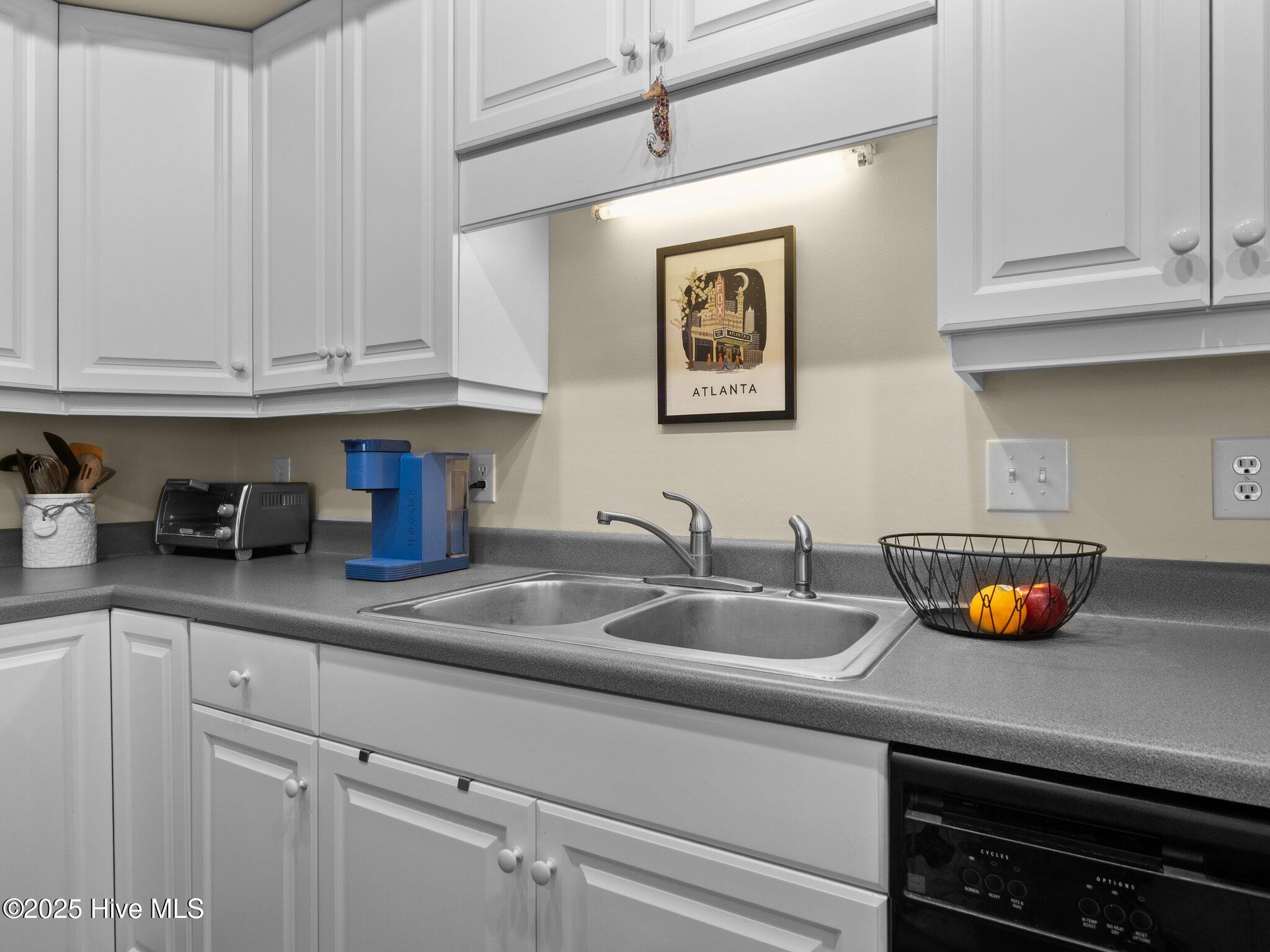 100 Lighthouse Lane B2 Property Photo 10