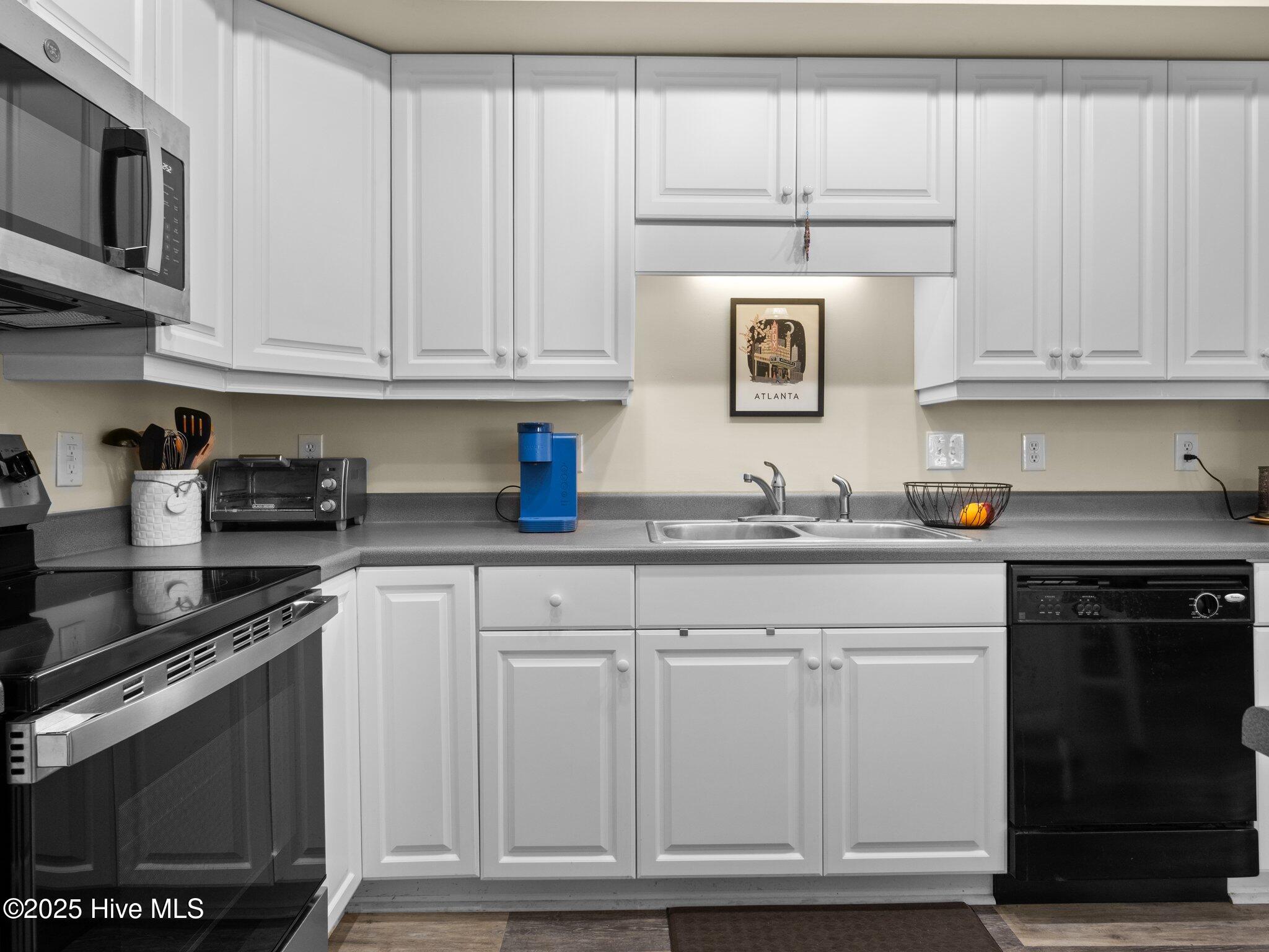 100 Lighthouse Lane B2 Property Photo 12