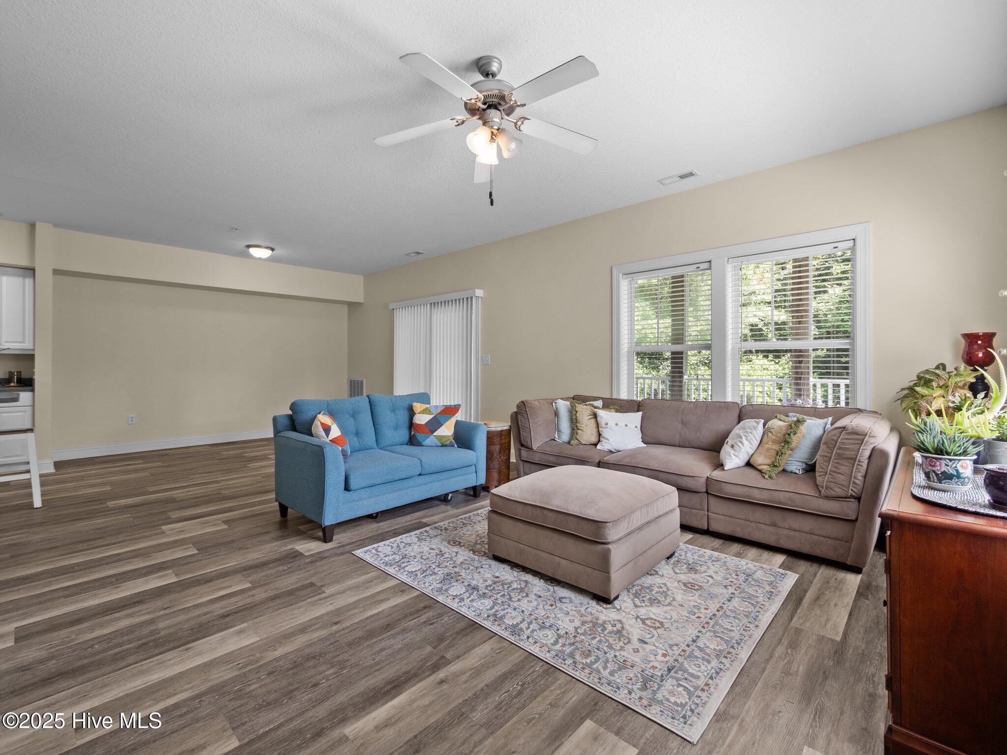 100 Lighthouse Lane B2 Property Photo 17