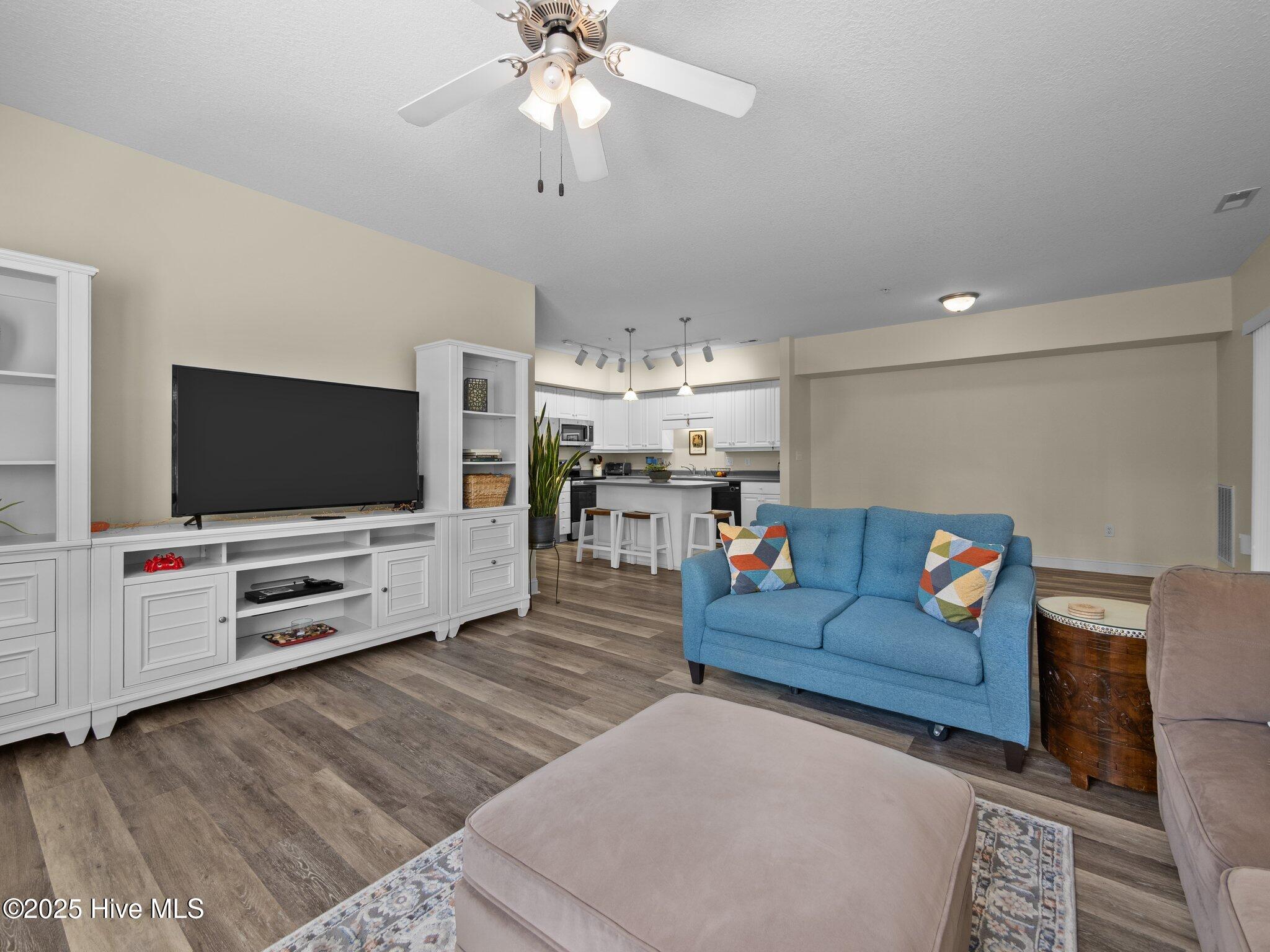 100 Lighthouse Lane B2 Property Photo 18