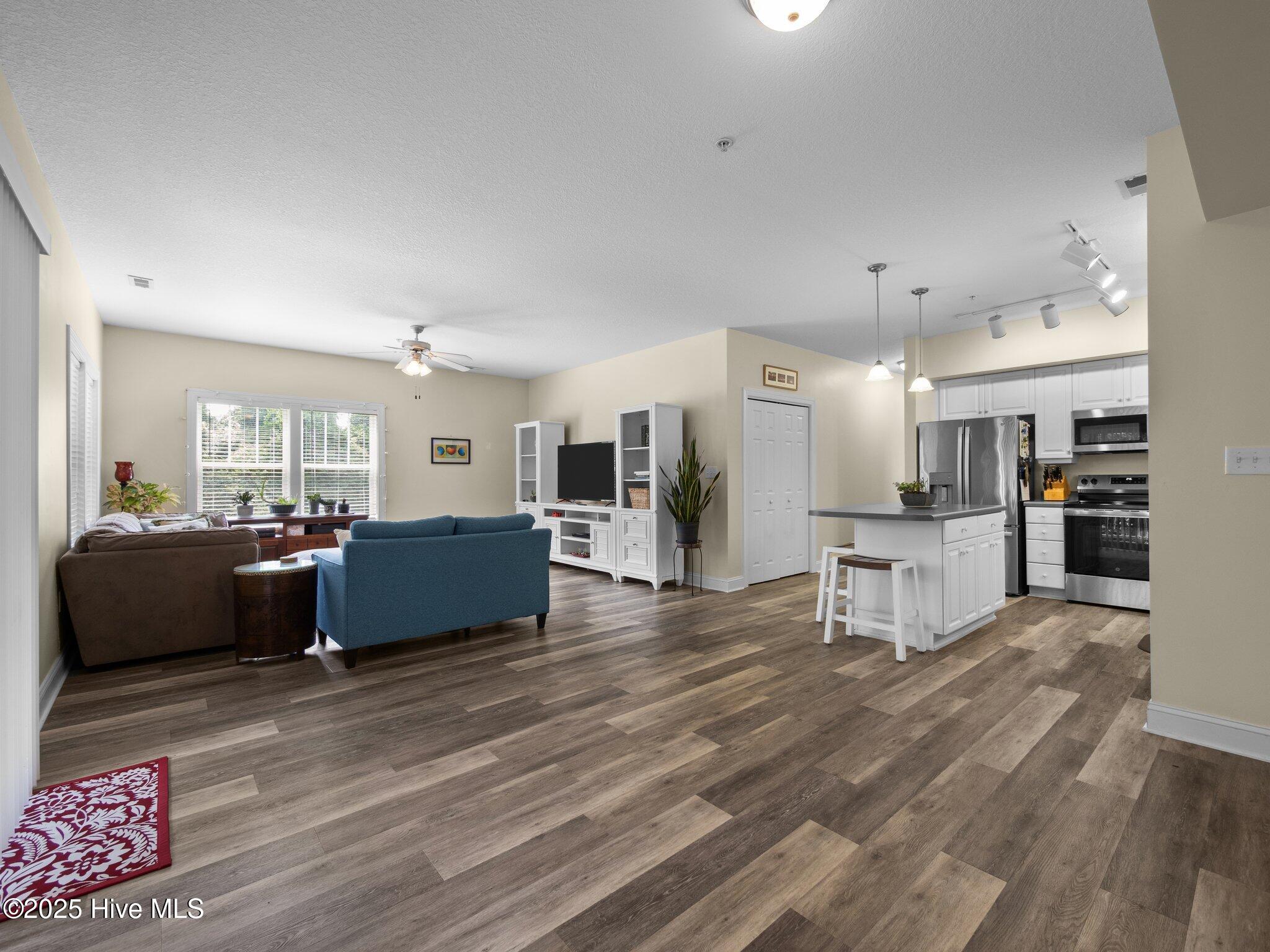 100 Lighthouse Lane B2 Property Photo 19
