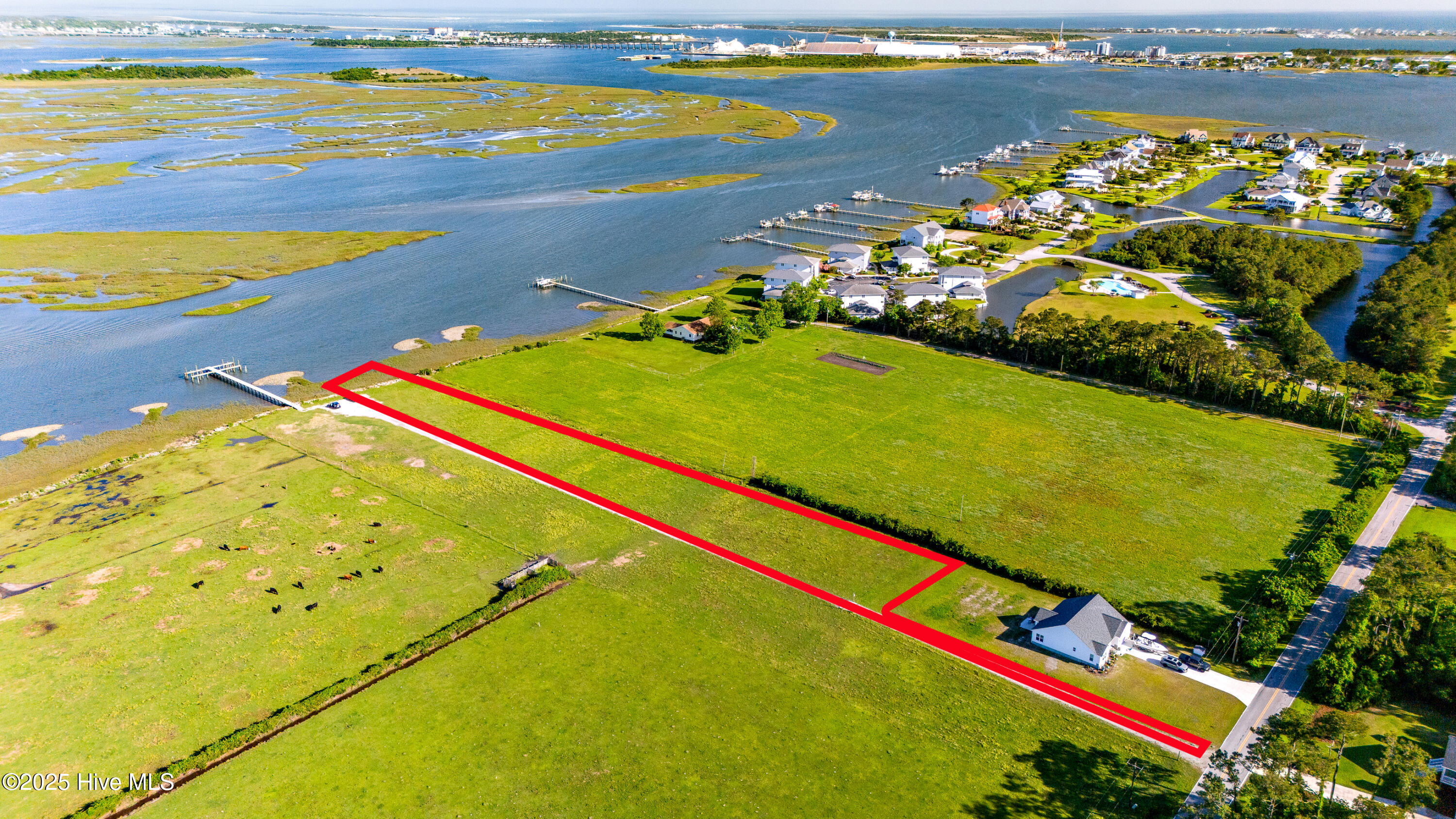 964 Country Club Road Property Photo 2