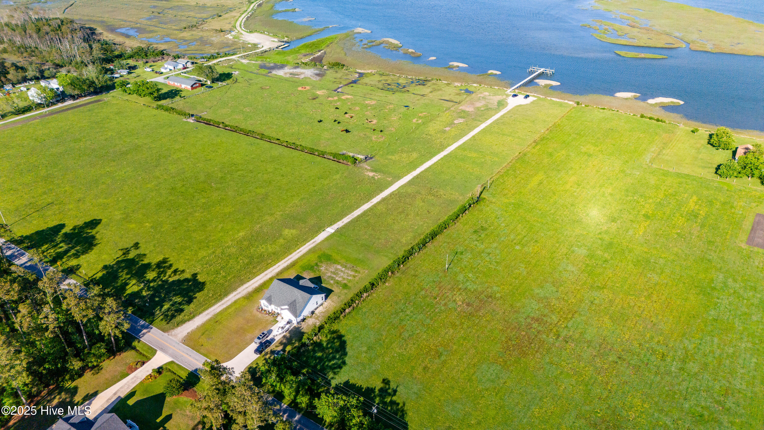 964 Country Club Road Property Photo 3