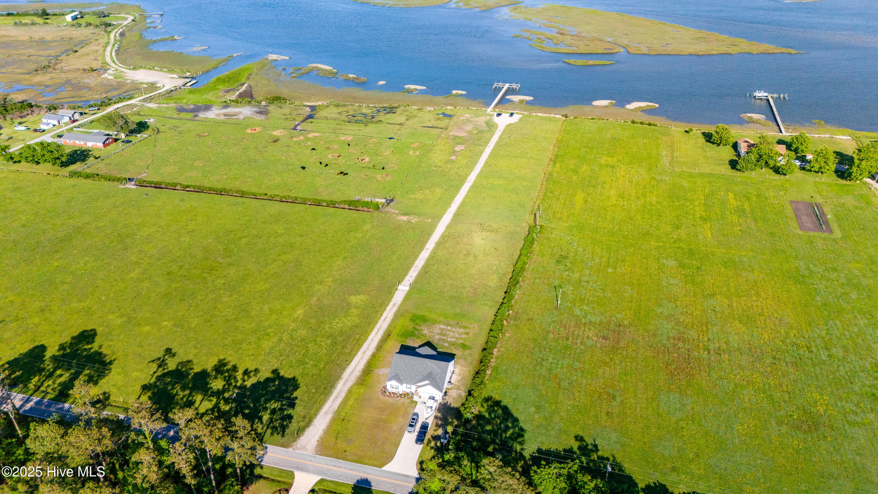 964 Country Club Road Property Photo 7