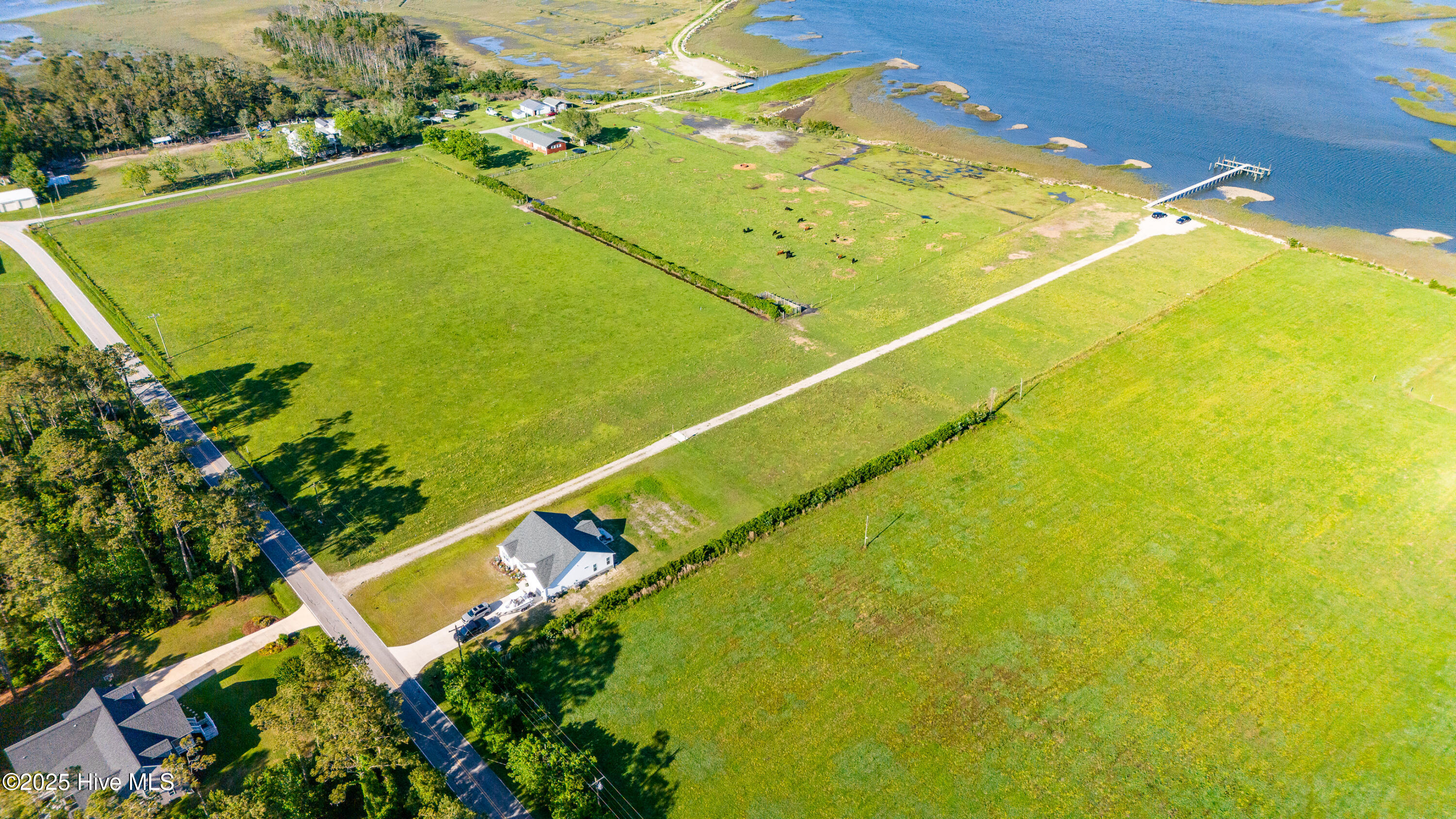 964 Country Club Road Property Photo 8