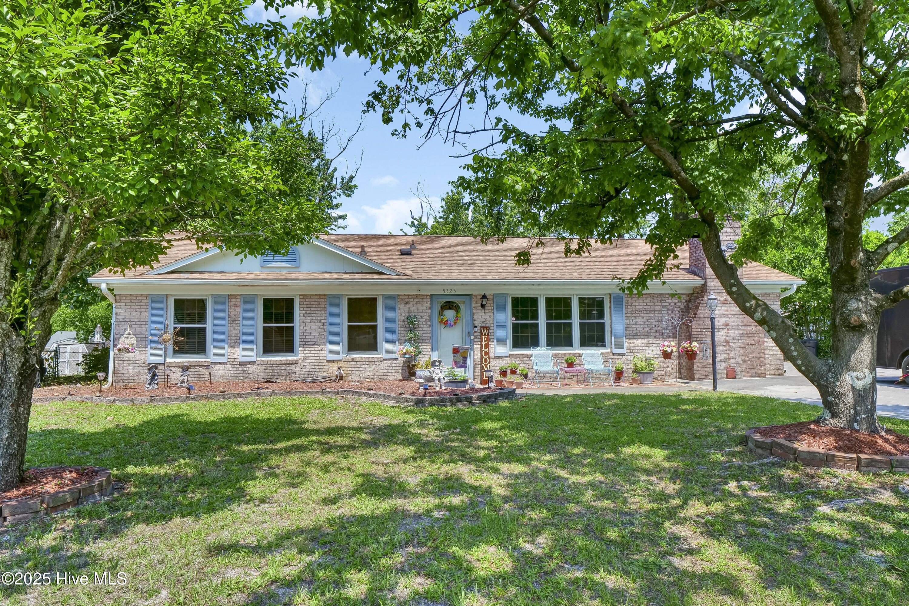 5325 Lord Tennyson Road Property Photo 1
