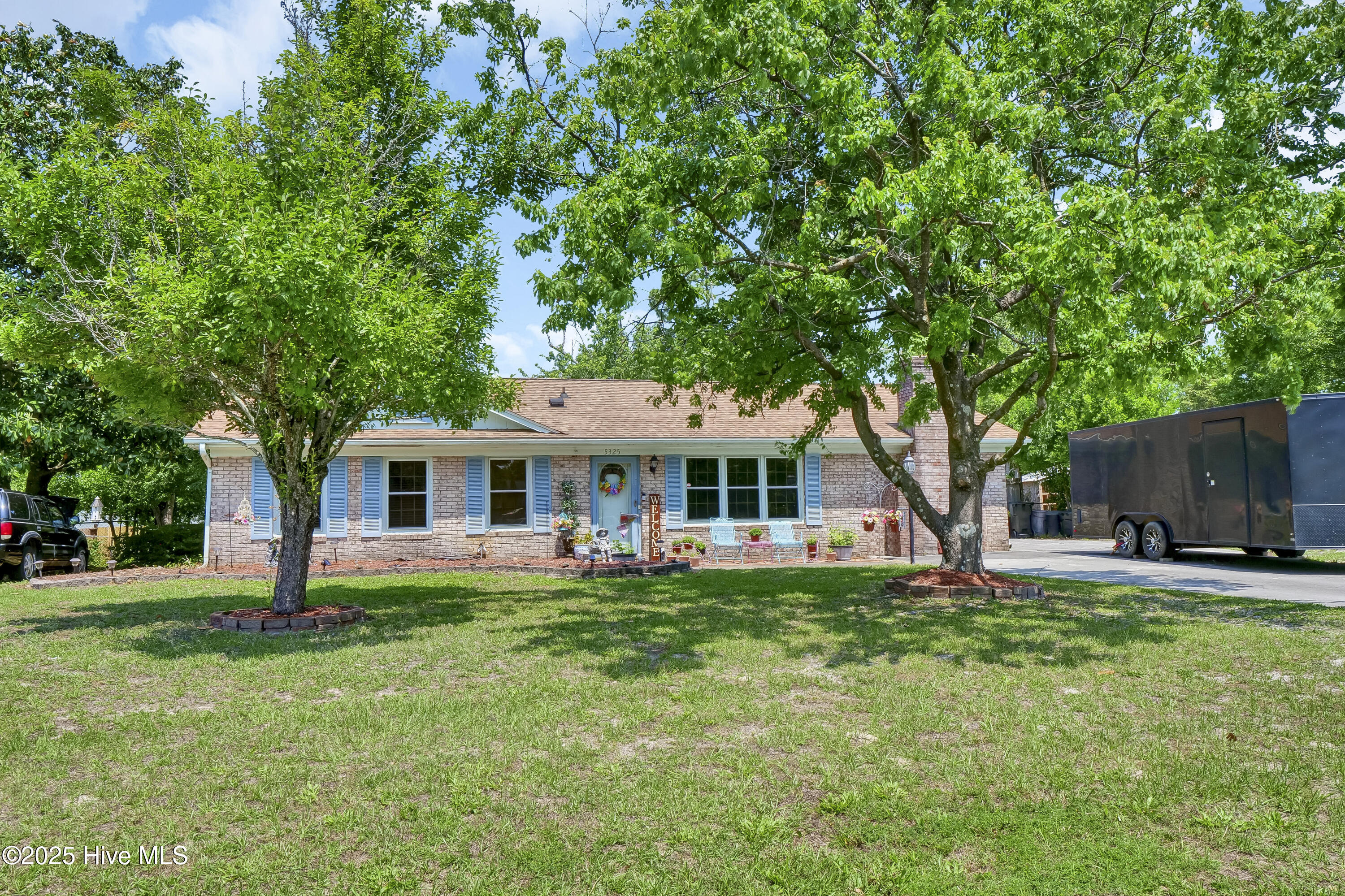 5325 Lord Tennyson Road Property Photo 2