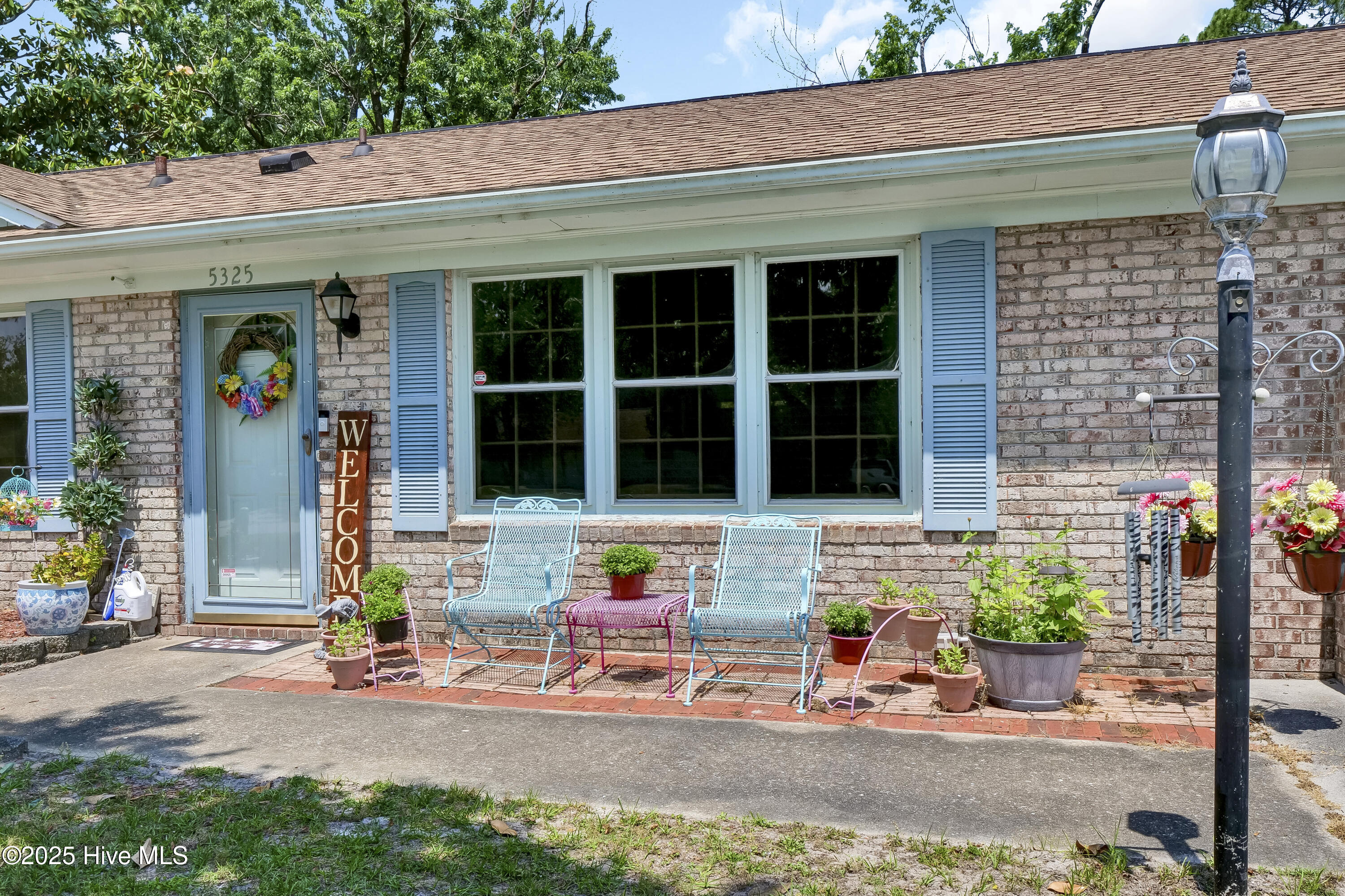 5325 Lord Tennyson Road Property Photo 4